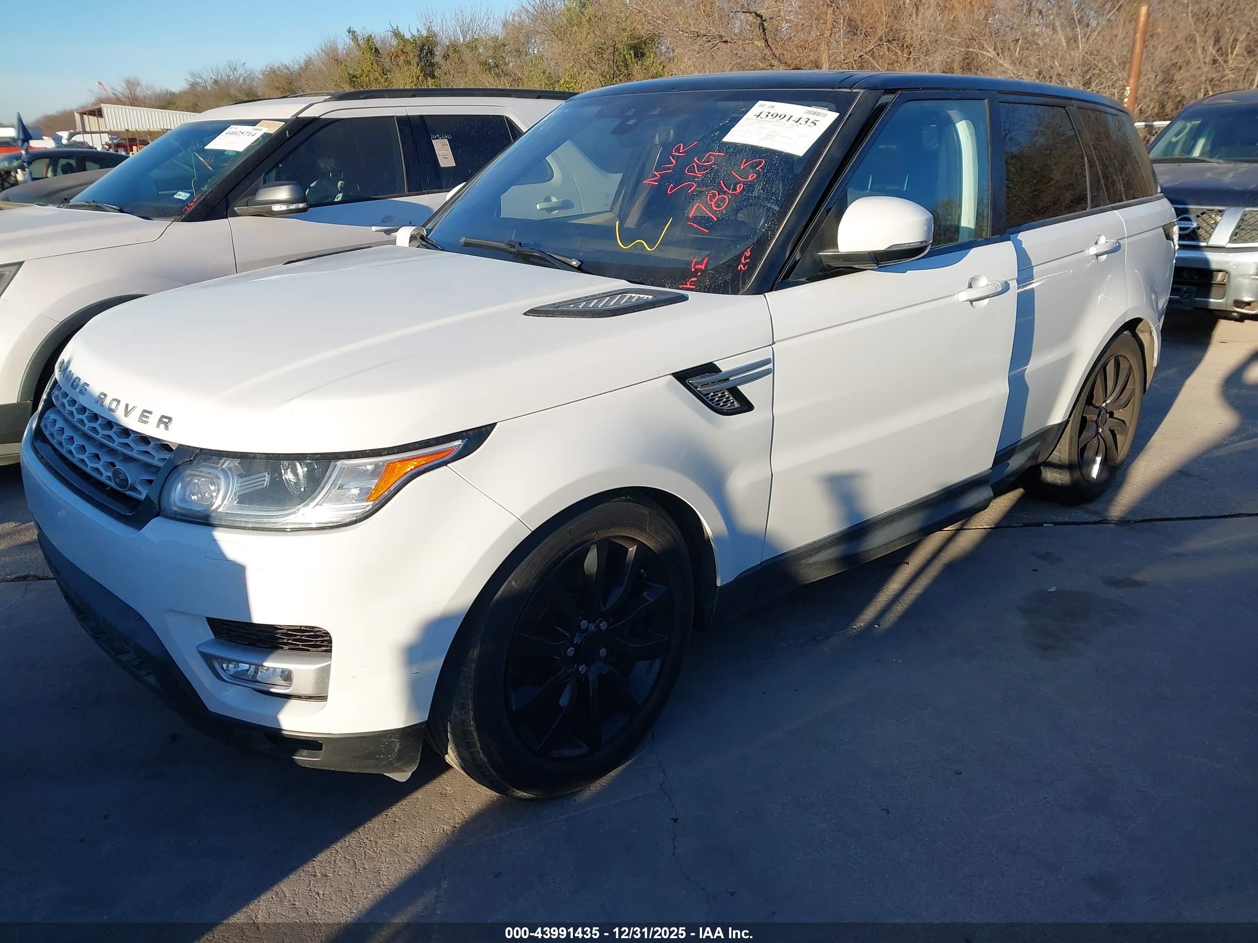 LAND ROVER image 2