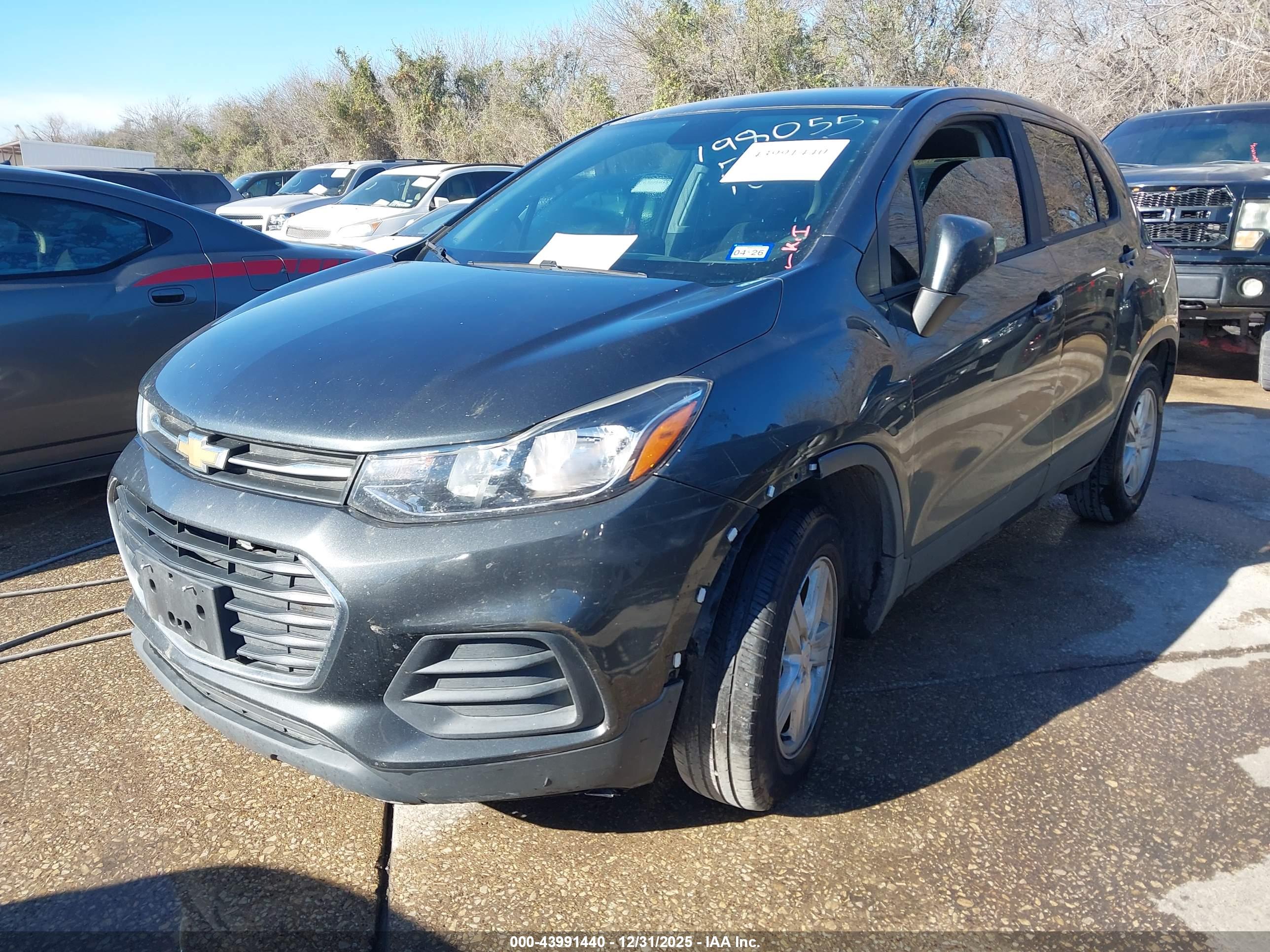 CHEVROLET TRAX image 2