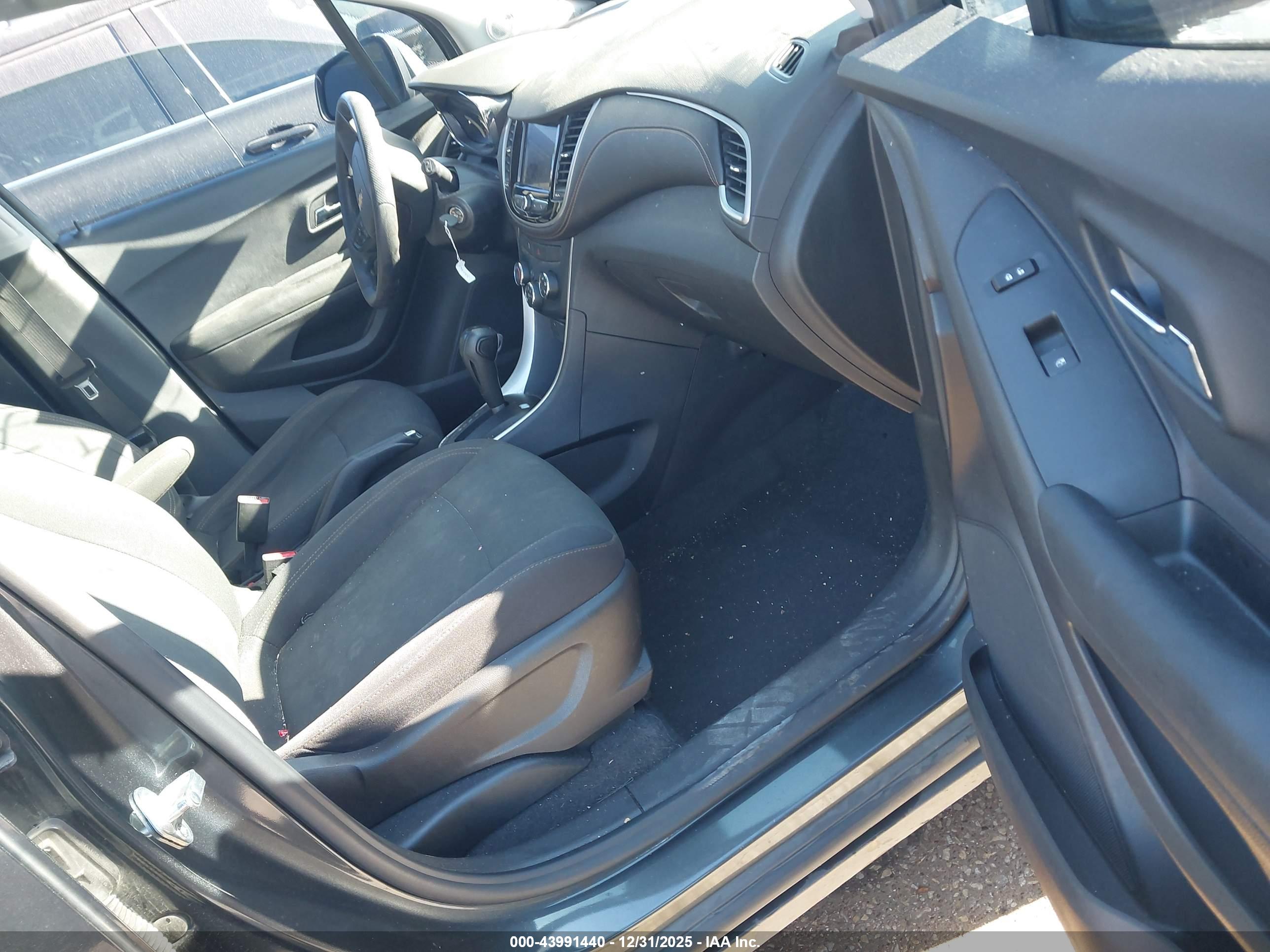 CHEVROLET TRAX image 5