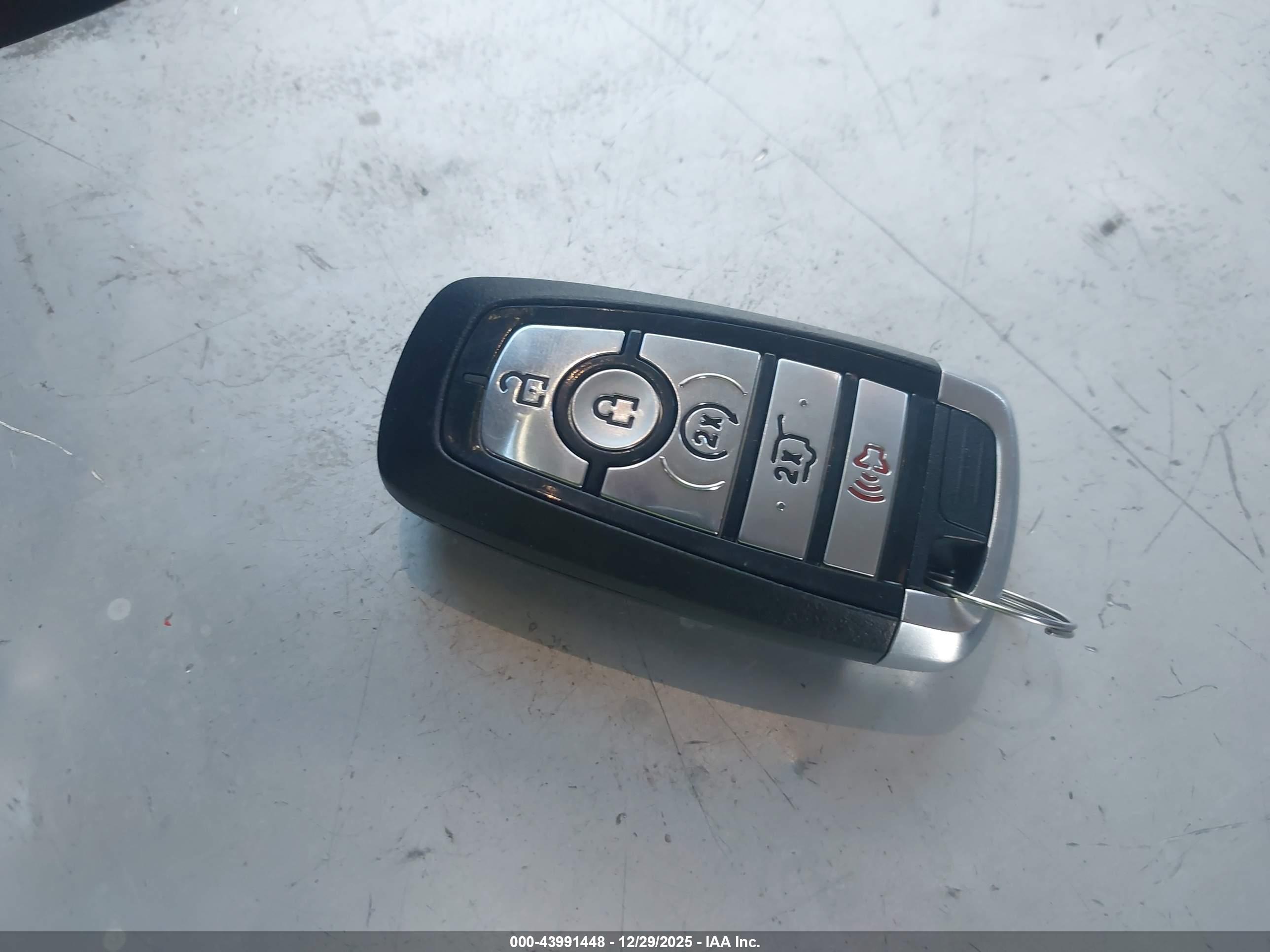 FORD EXPLORER image 11