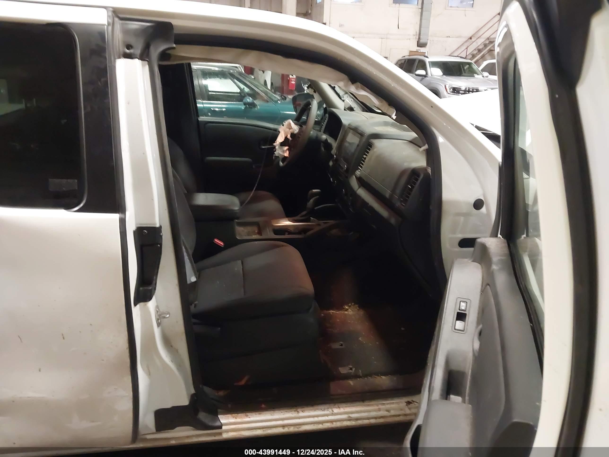 NISSAN FRONTIER image 5