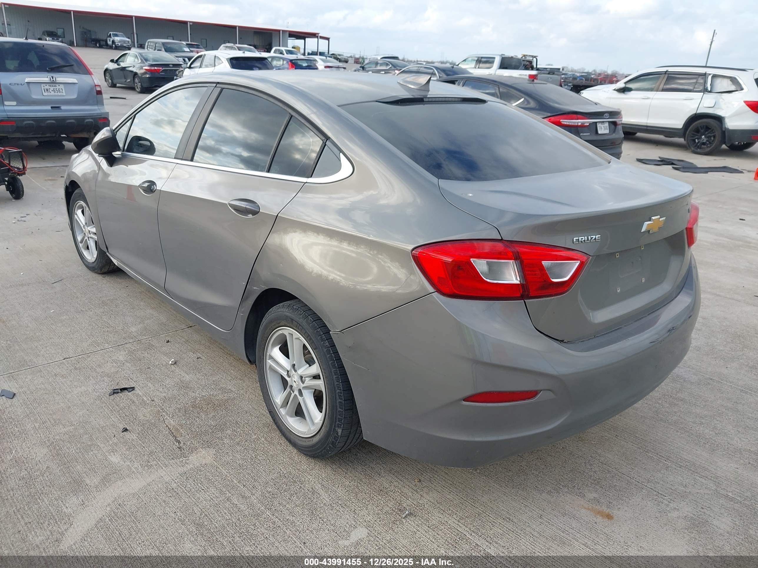 CHEVROLET CRUZE image 3