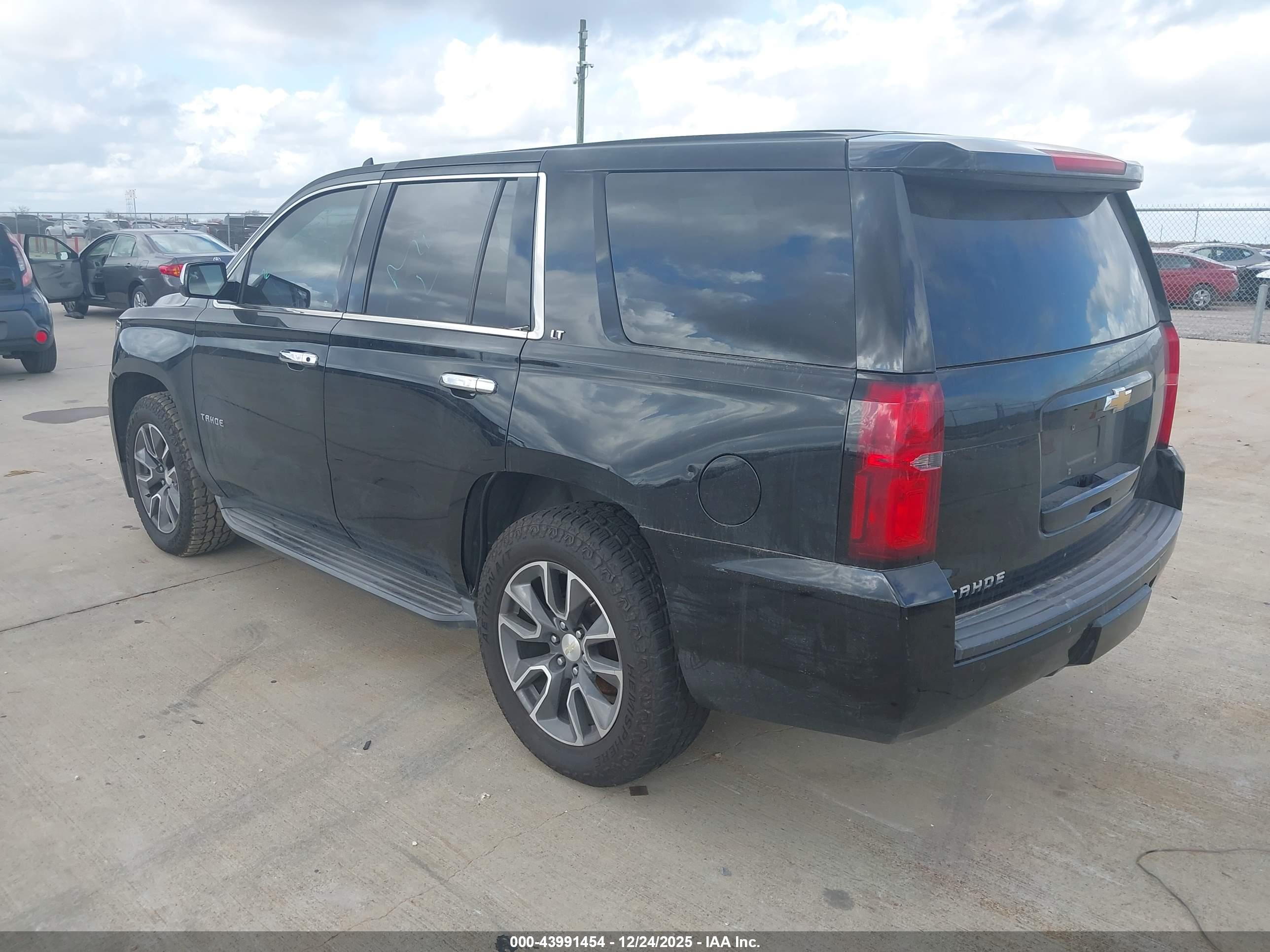 CHEVROLET TAHOE image 3