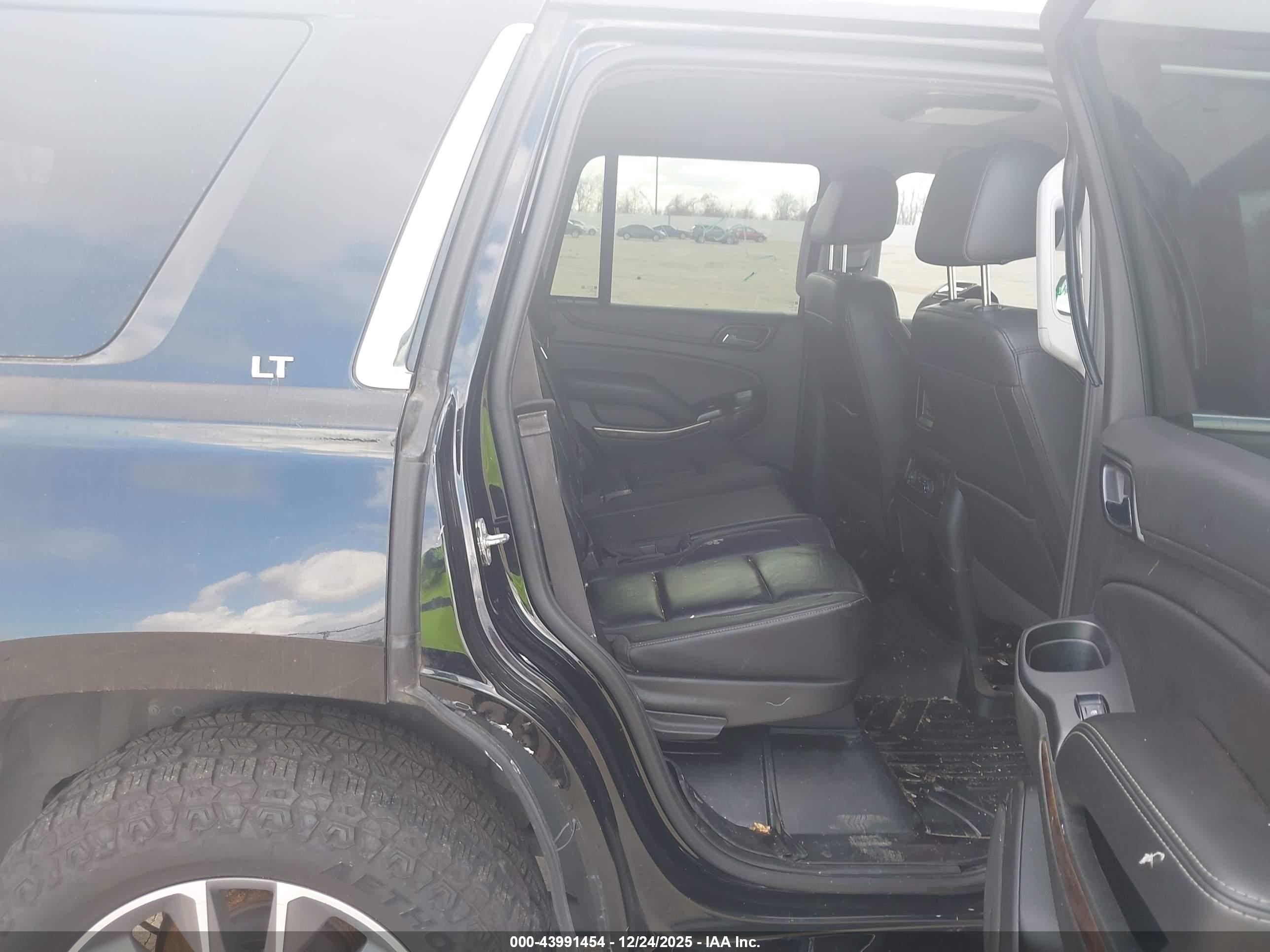 CHEVROLET TAHOE image 8