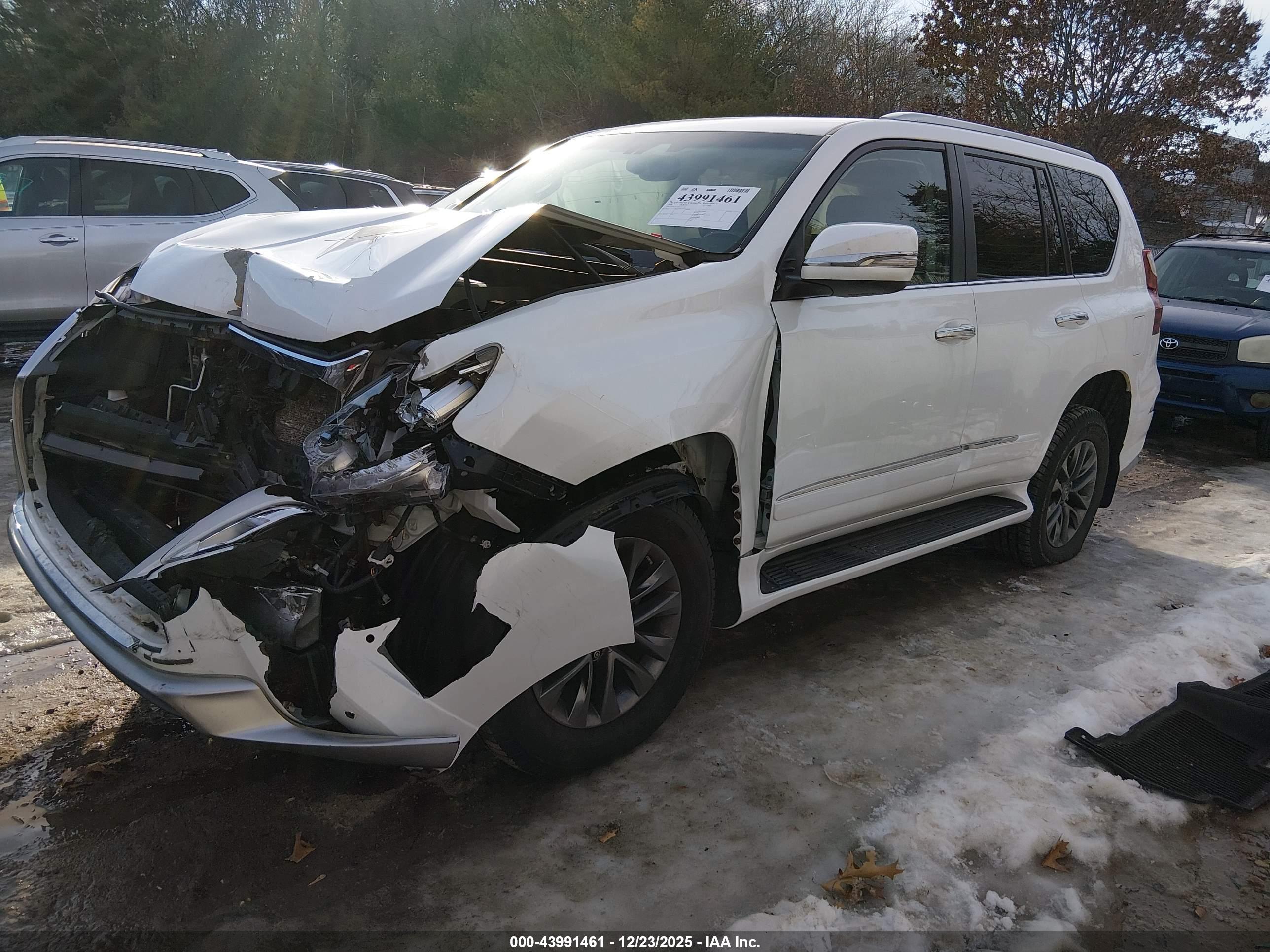LEXUS GX image 2