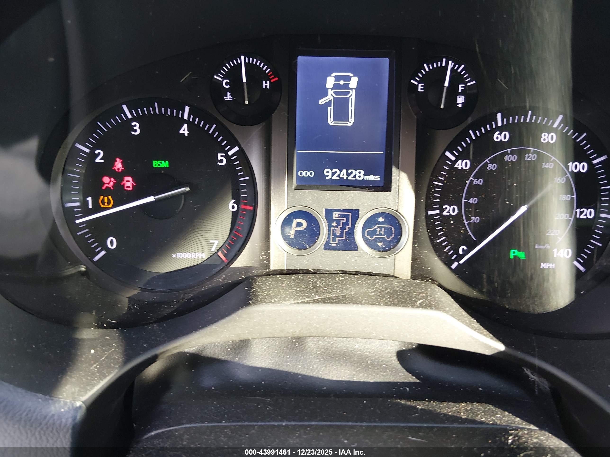 LEXUS GX image 7