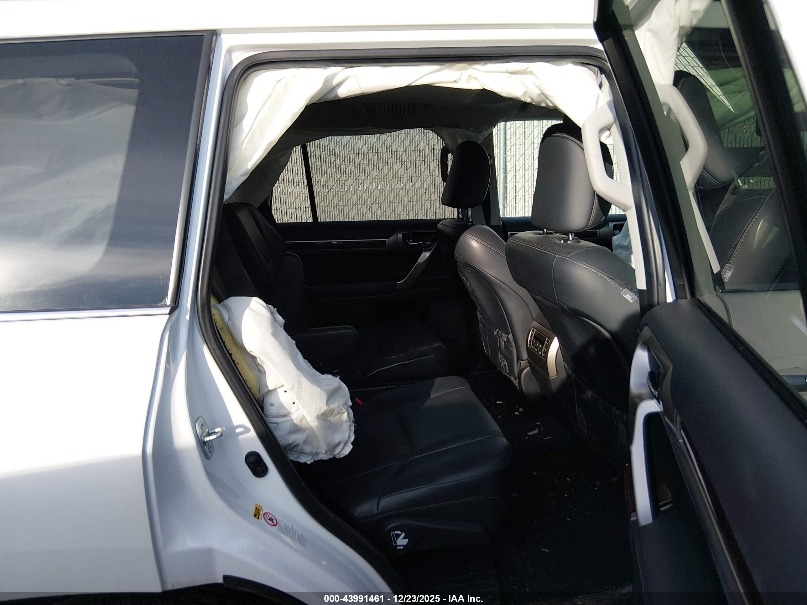 LEXUS GX image 8