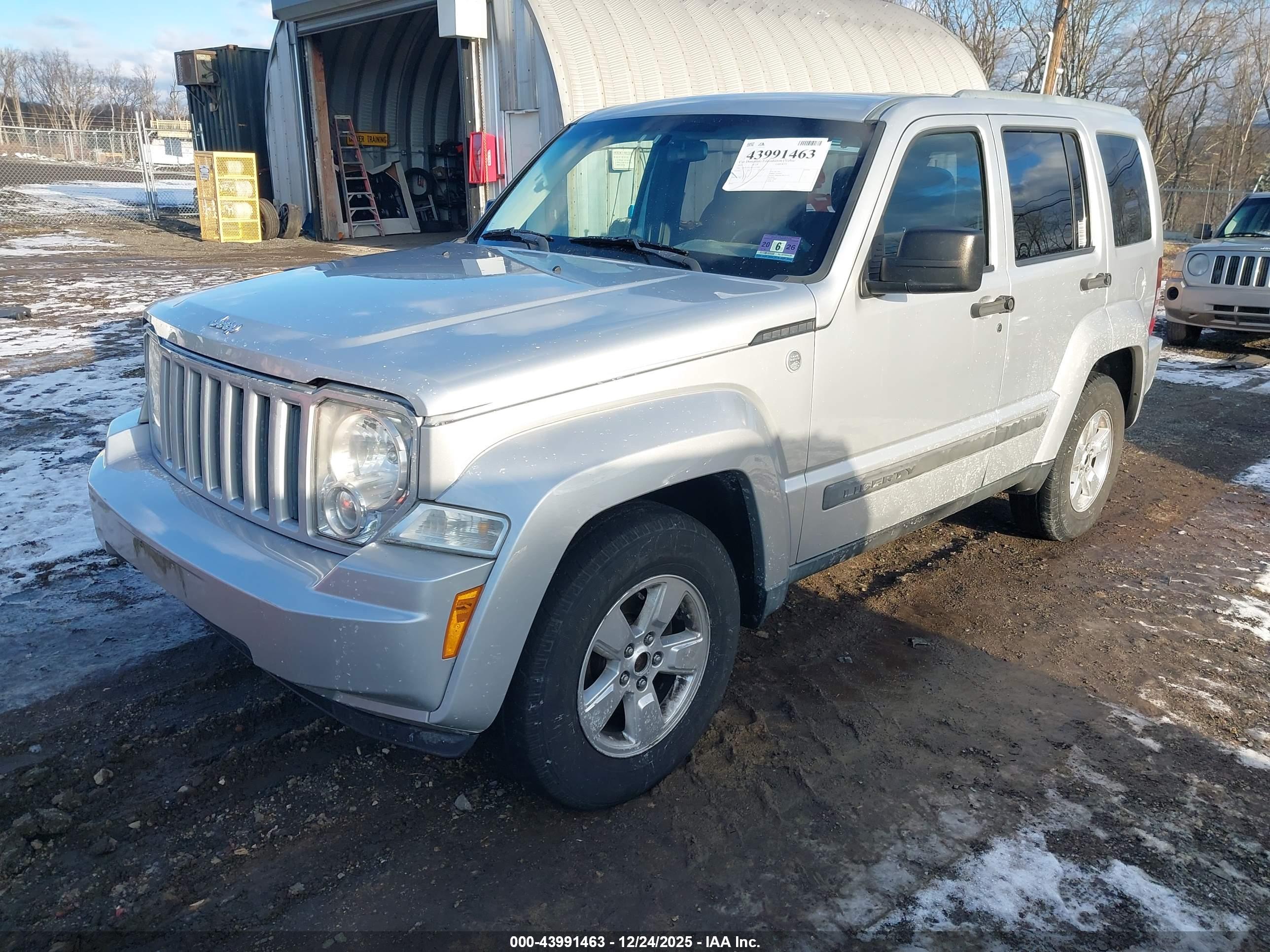 JEEP LIBERTY image 2