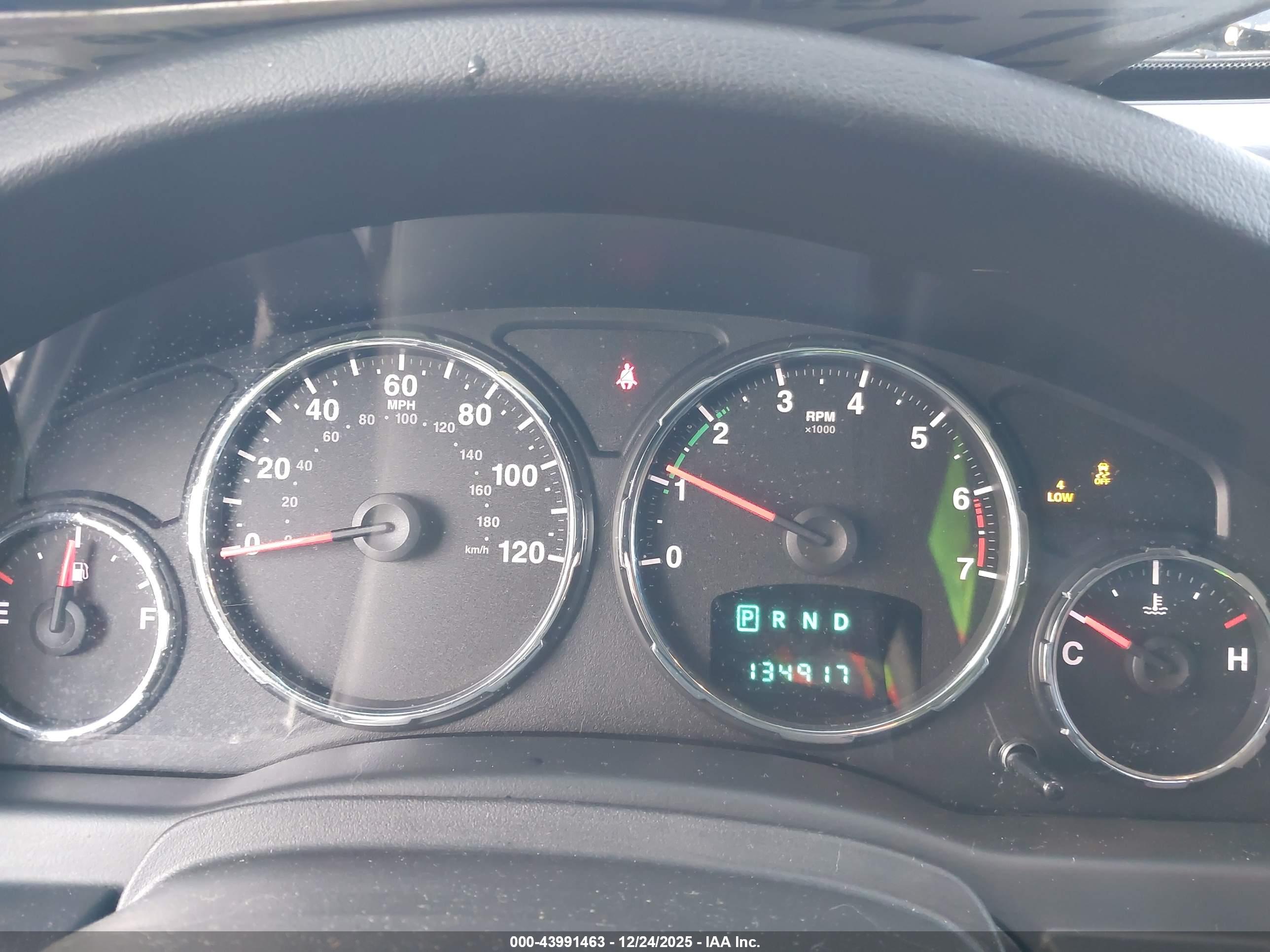 JEEP LIBERTY image 7