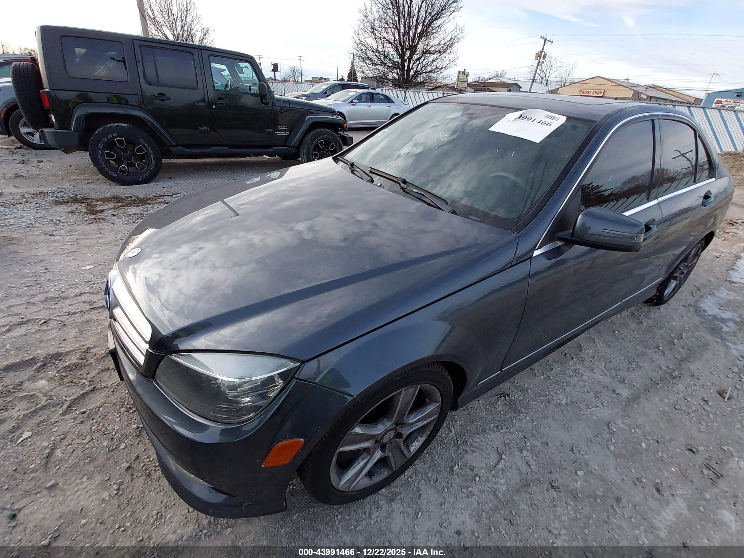 MERCEDES-BENZ C image 2