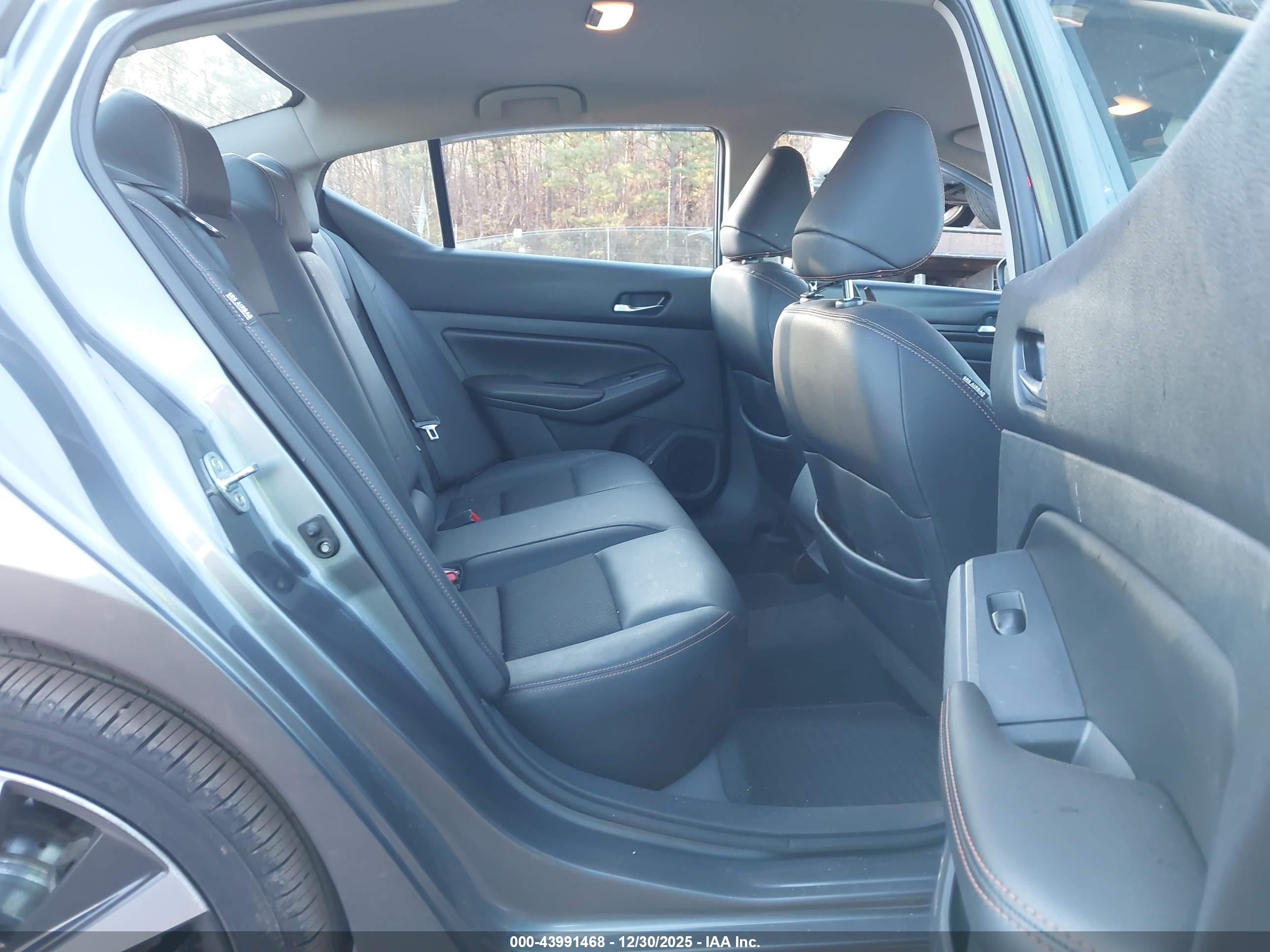 NISSAN ALTIMA image 8