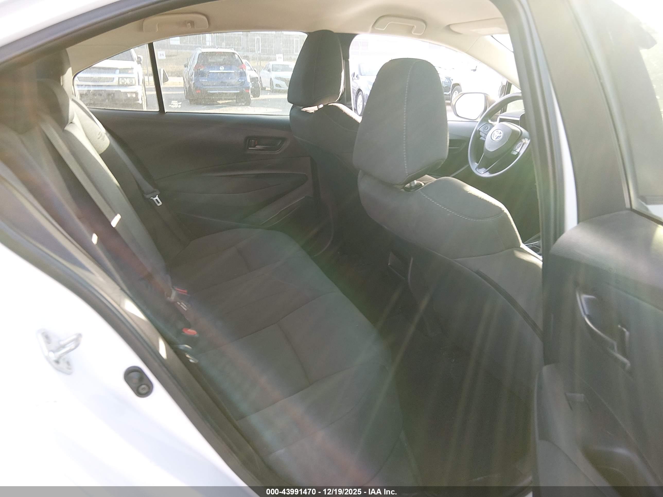 TOYOTA COROLLA image 8