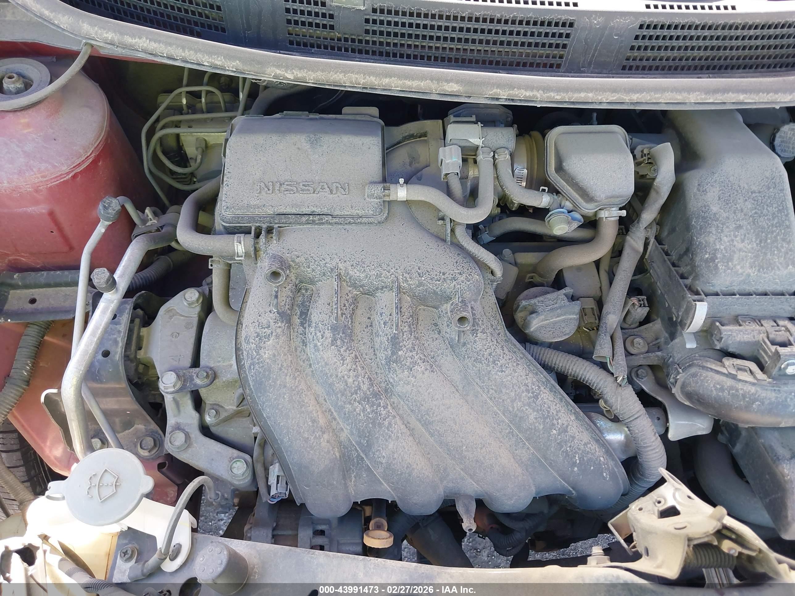 NISSAN VERSA image 10