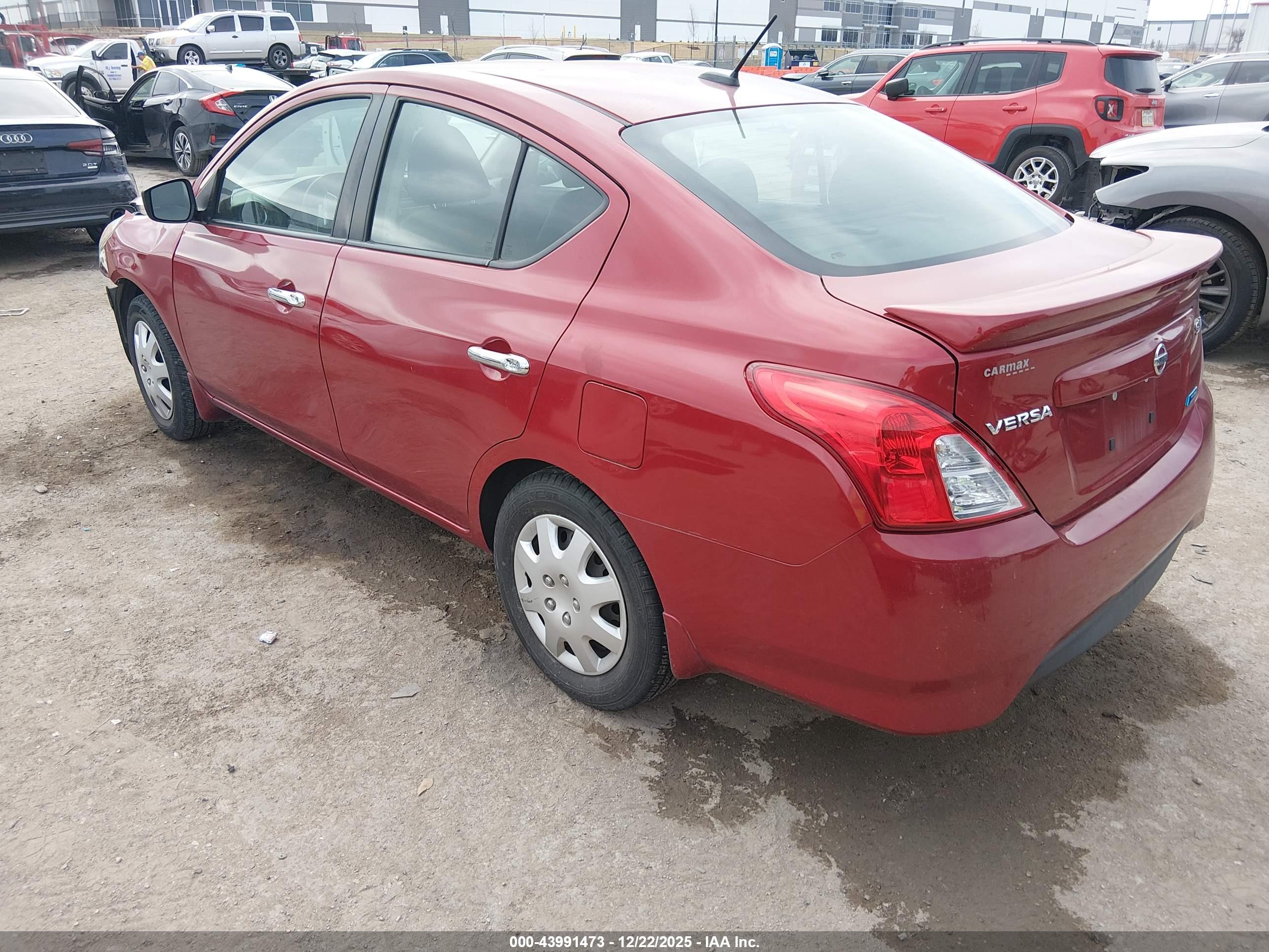 NISSAN VERSA image 3