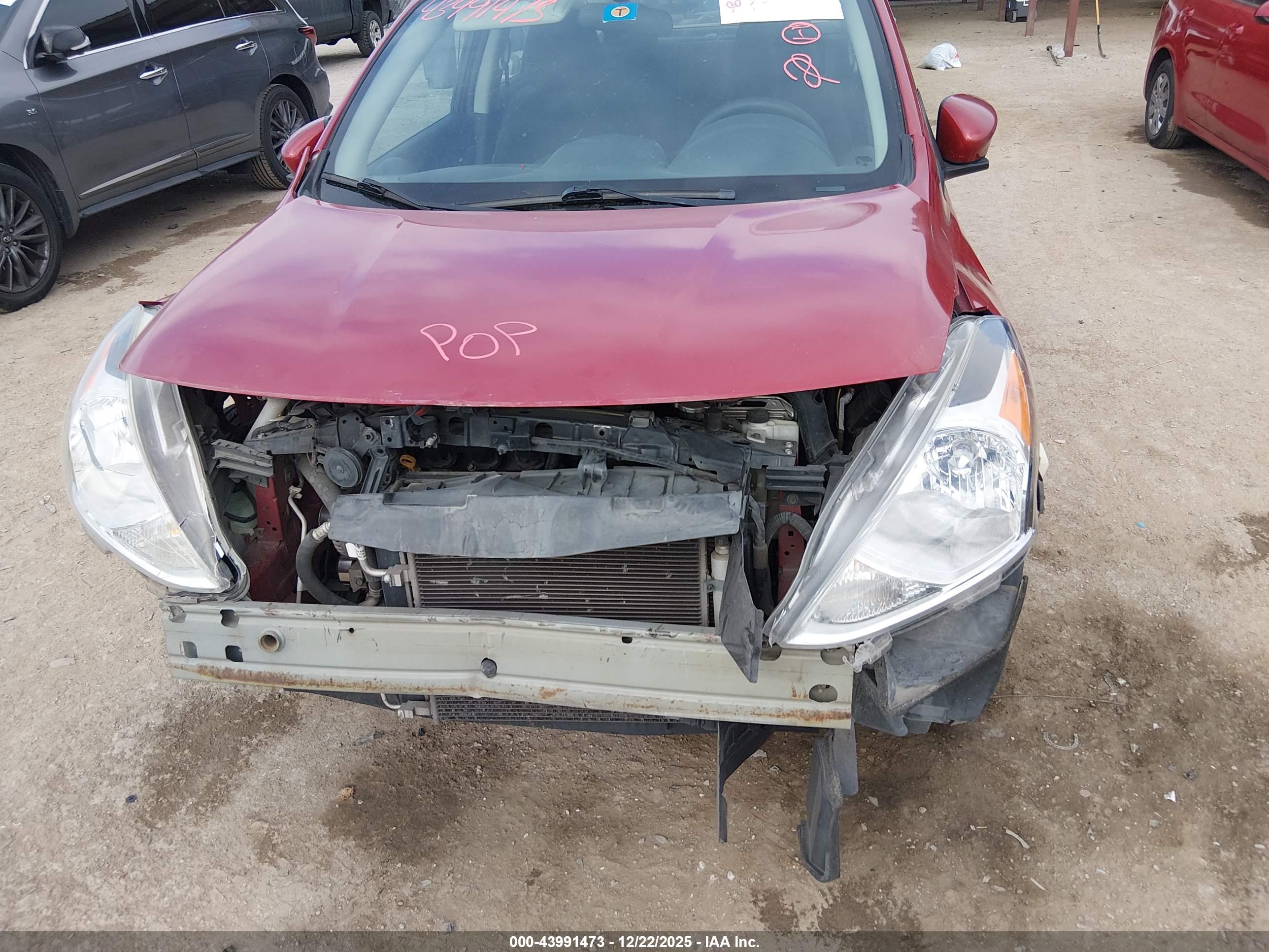 NISSAN VERSA image 6