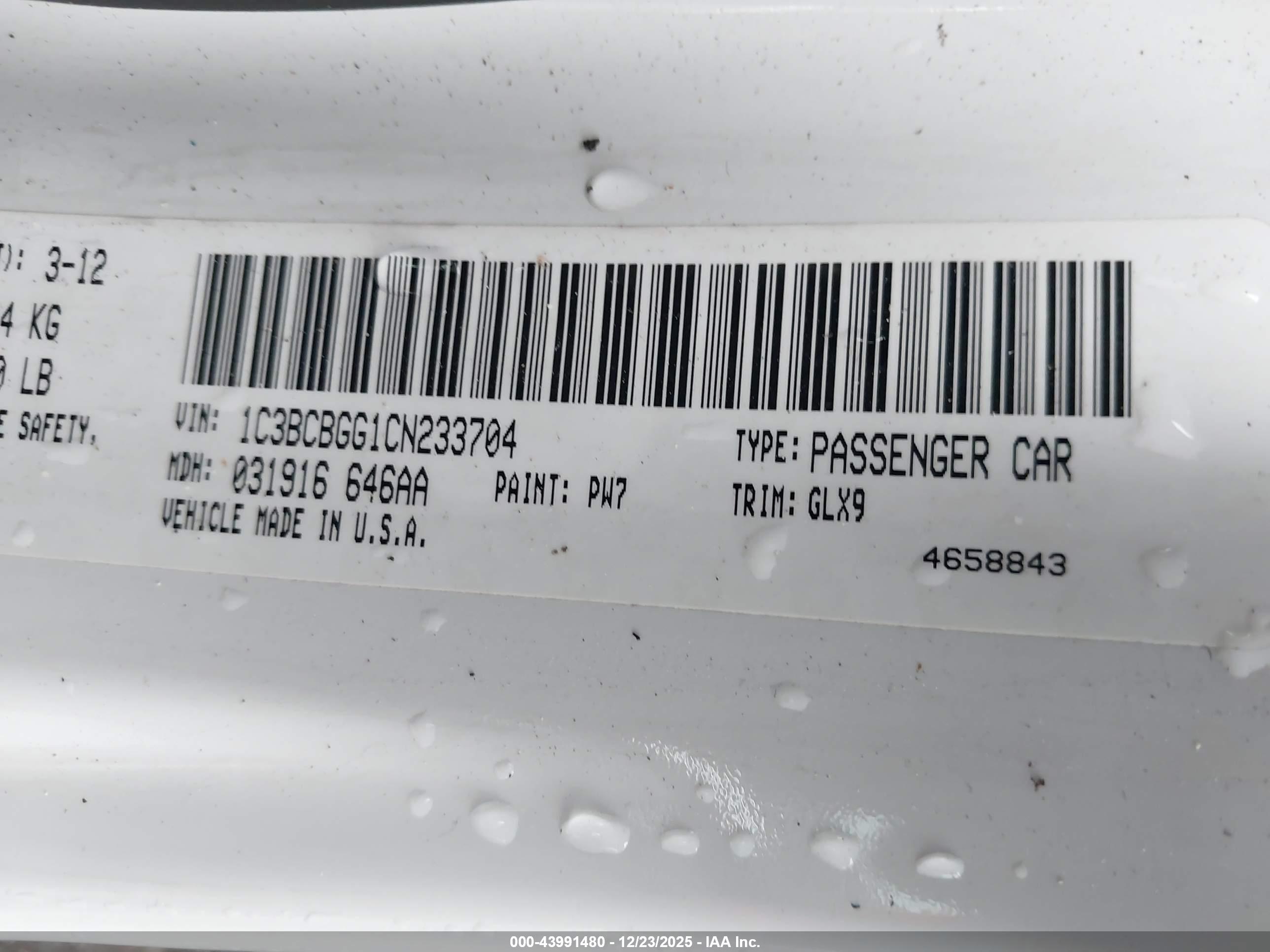 CHRYSLER 200 image 9