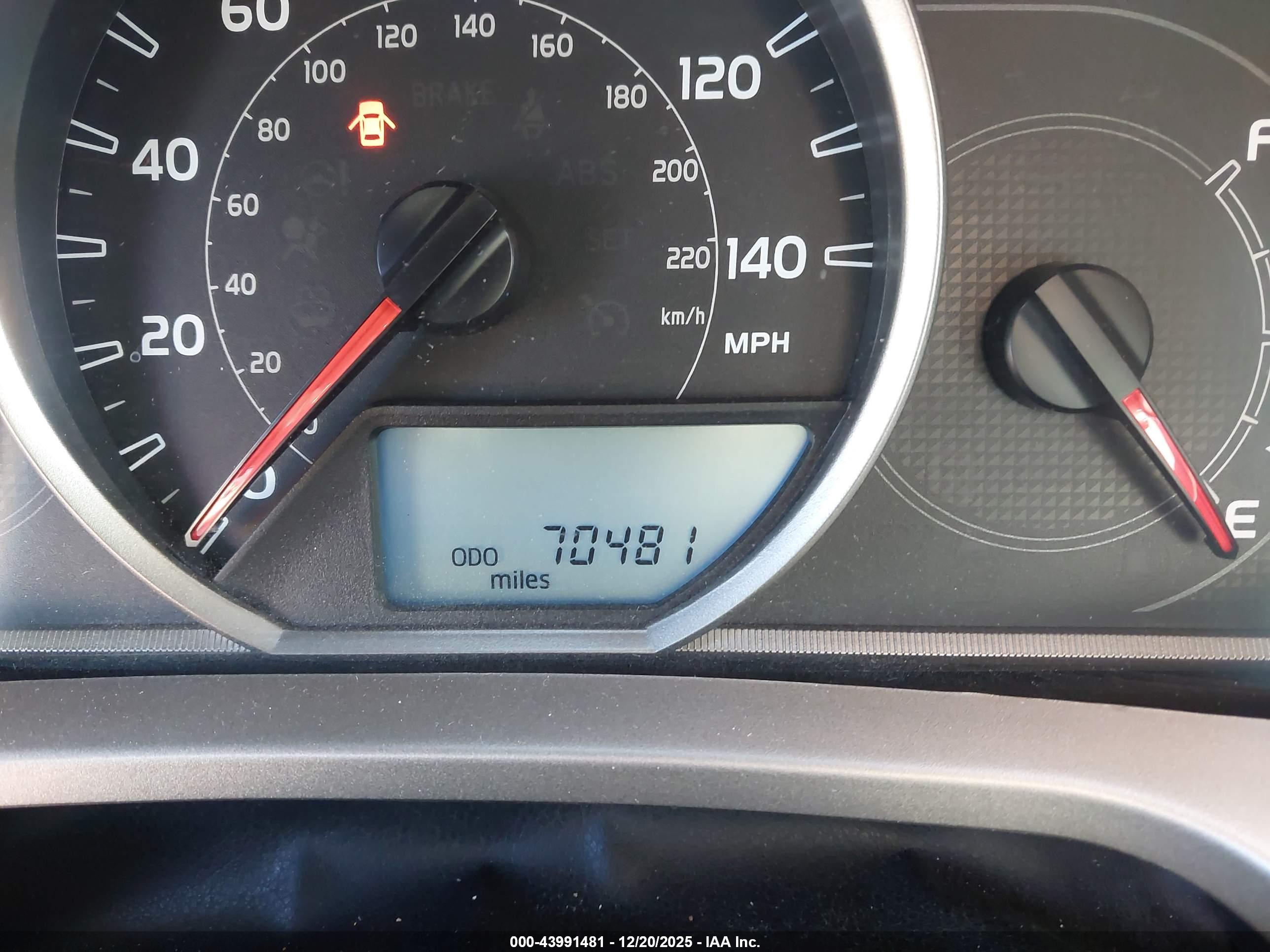 TOYOTA RAV4 image 7