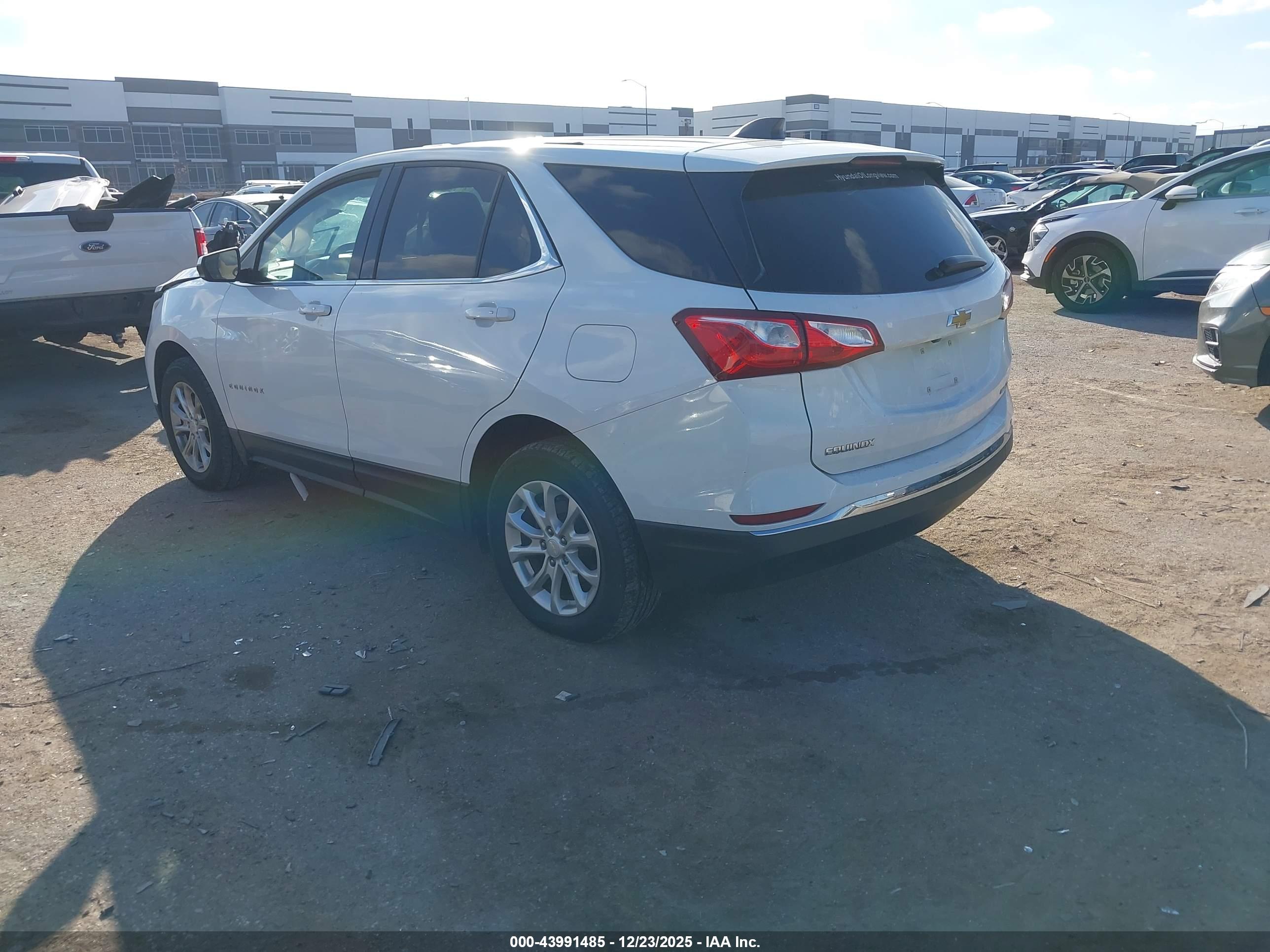 CHEVROLET EQUINOX image 3