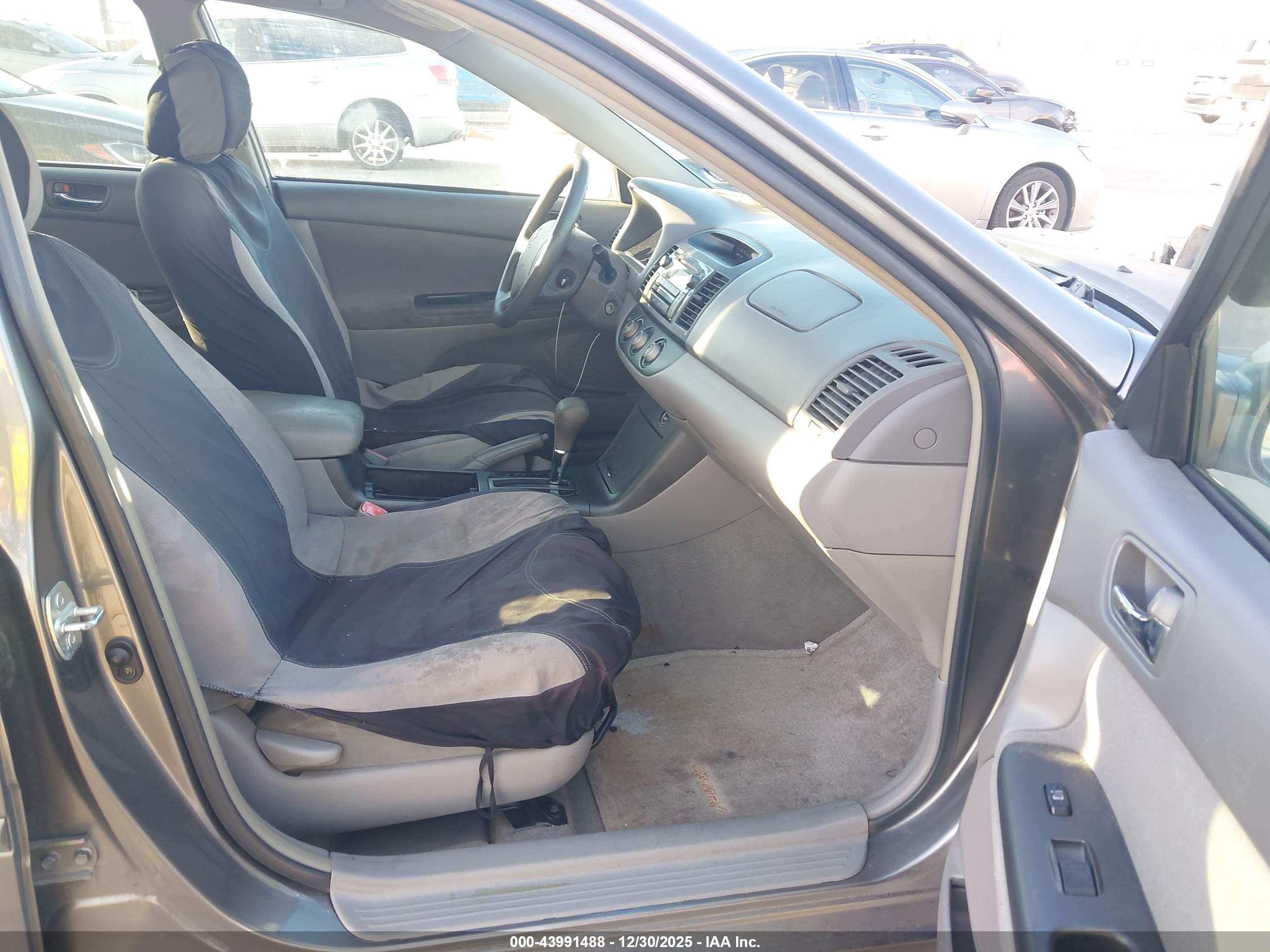 TOYOTA CAMRY image 5