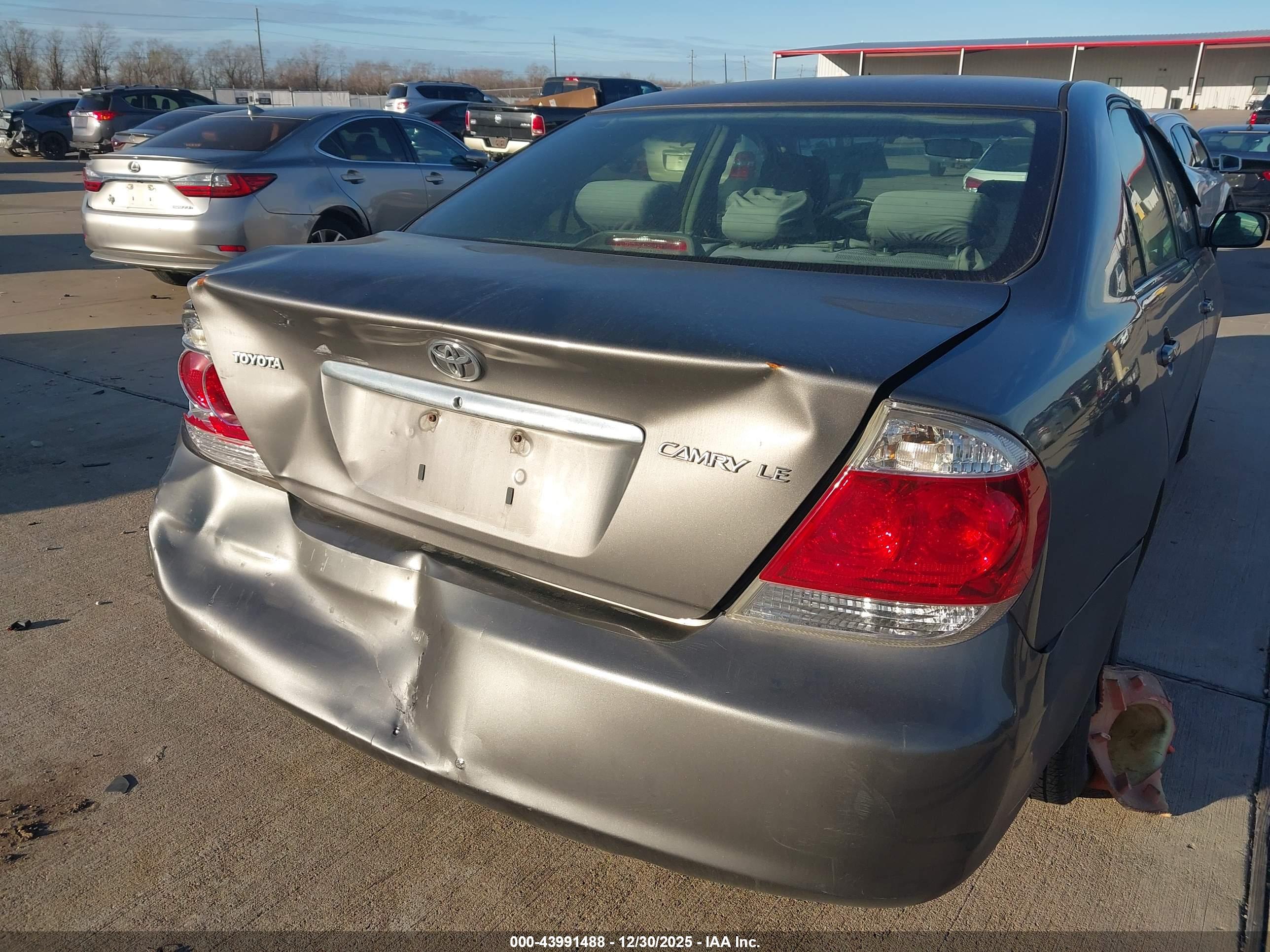TOYOTA CAMRY image 6