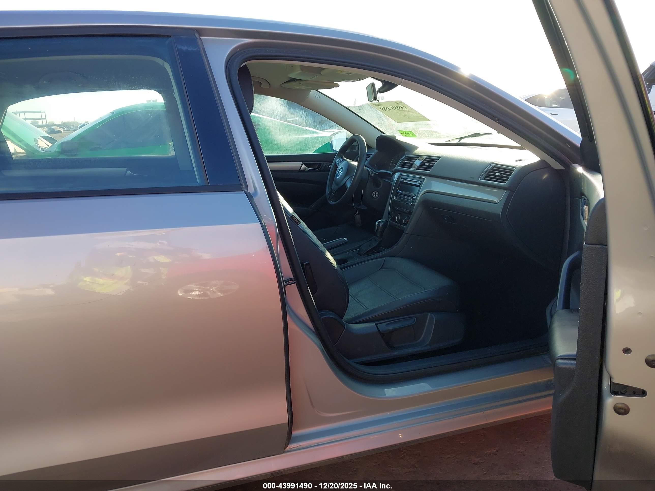 VOLKSWAGEN PASSAT image 5