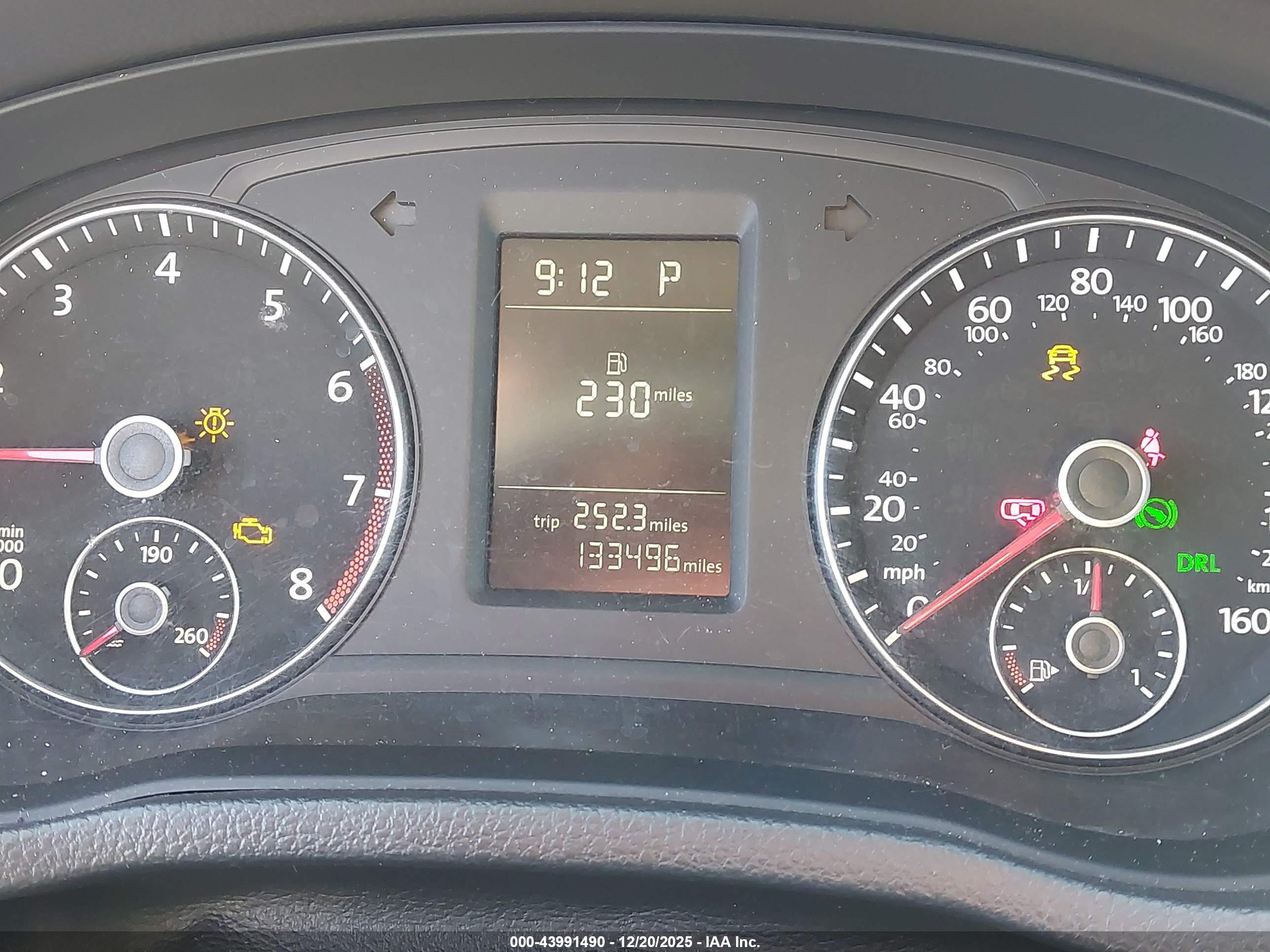 VOLKSWAGEN PASSAT image 7