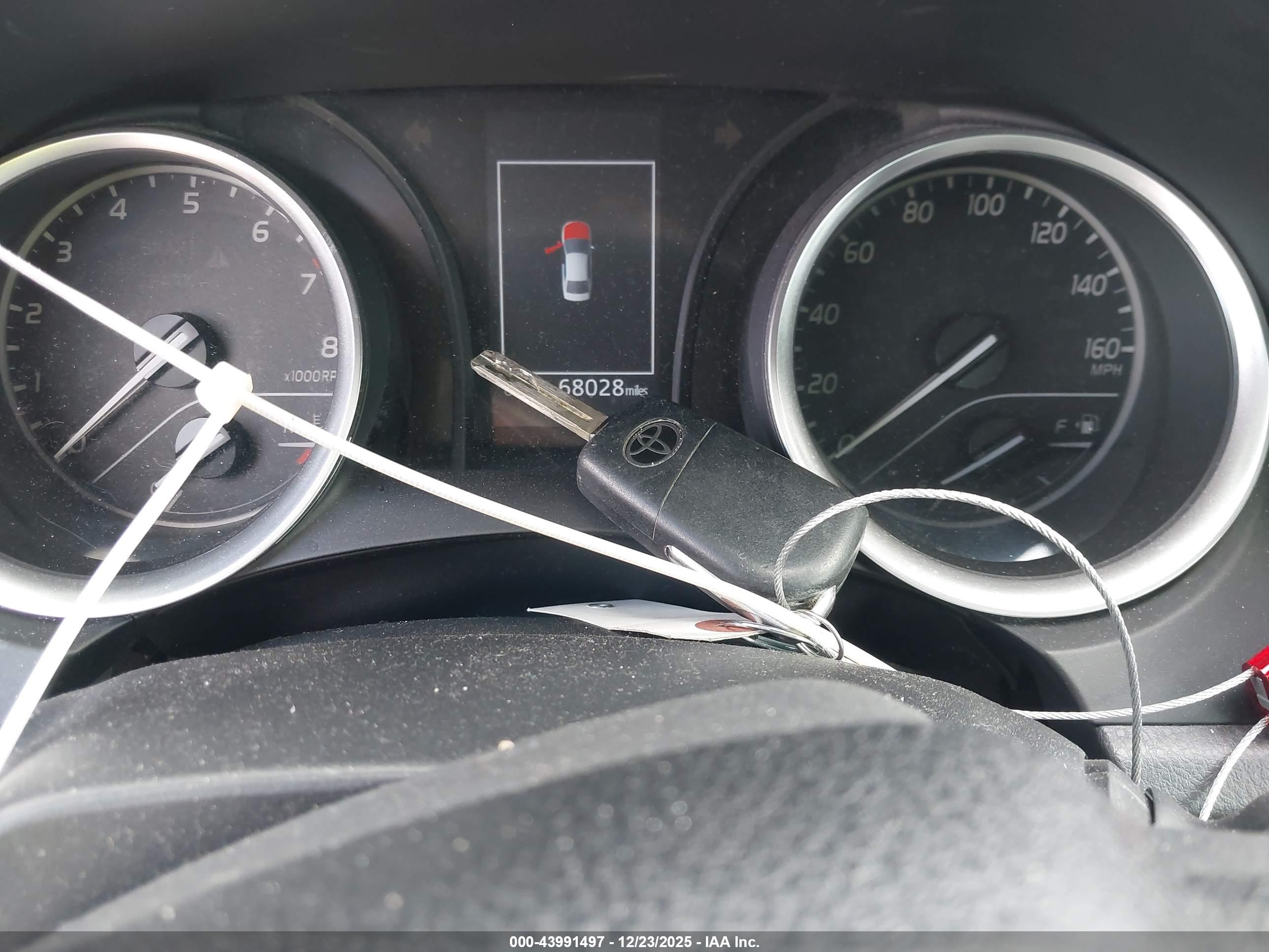 TOYOTA CAMRY image 11