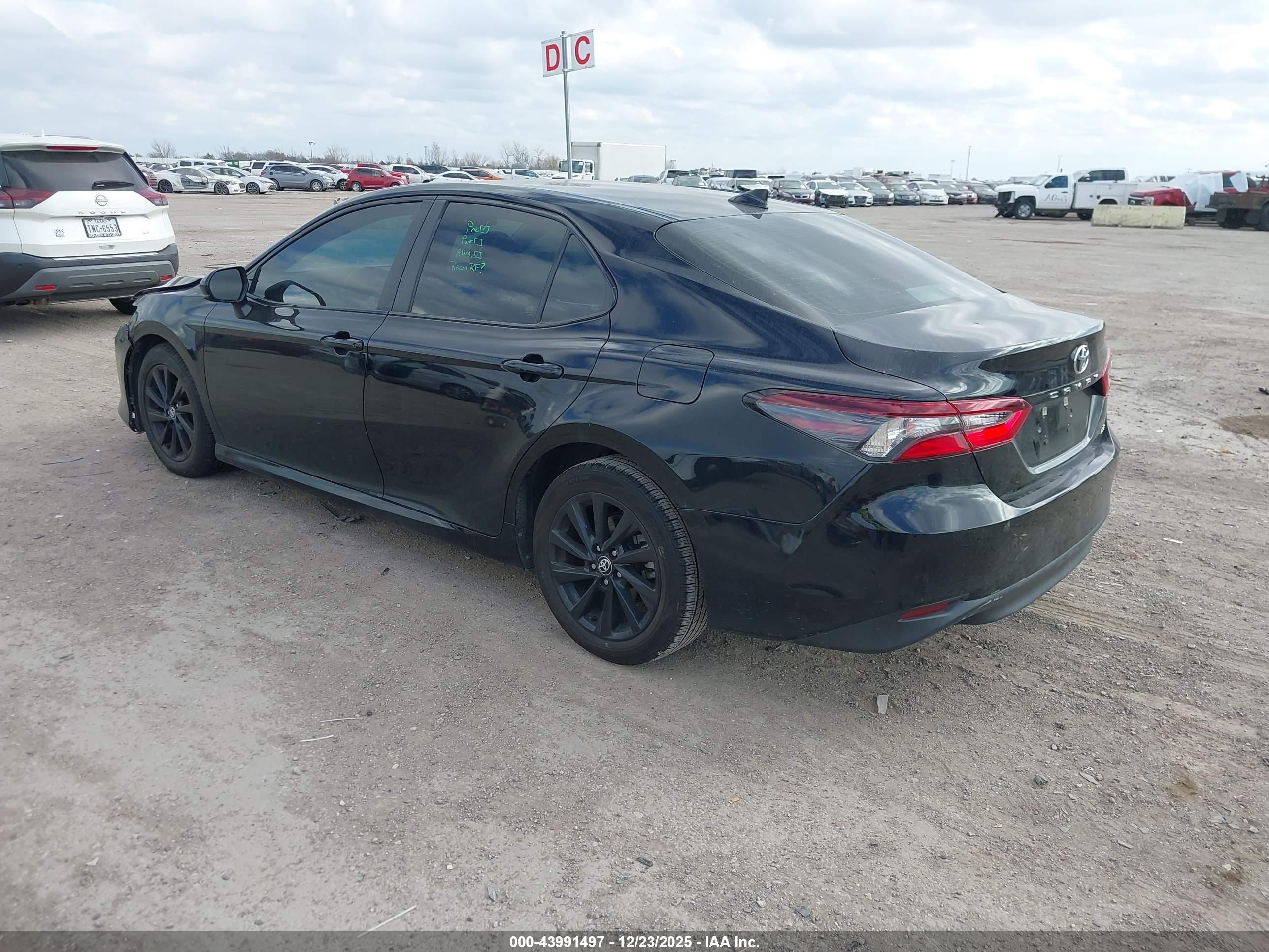 TOYOTA CAMRY image 3