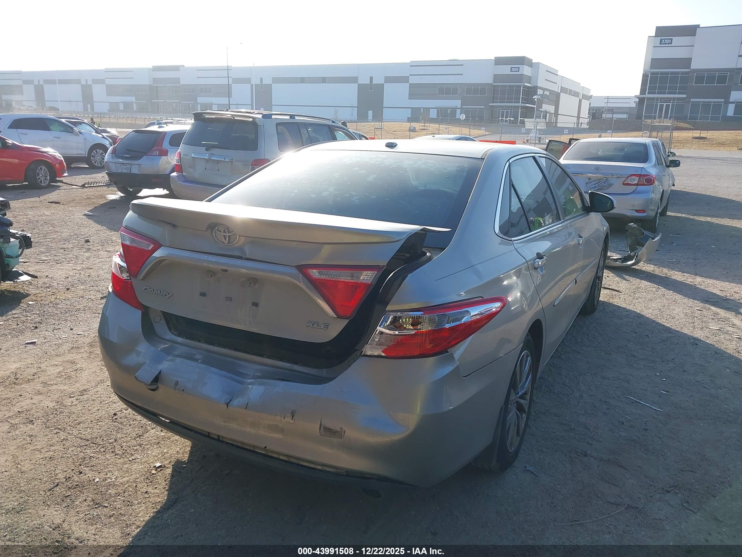 TOYOTA CAMRY image 4