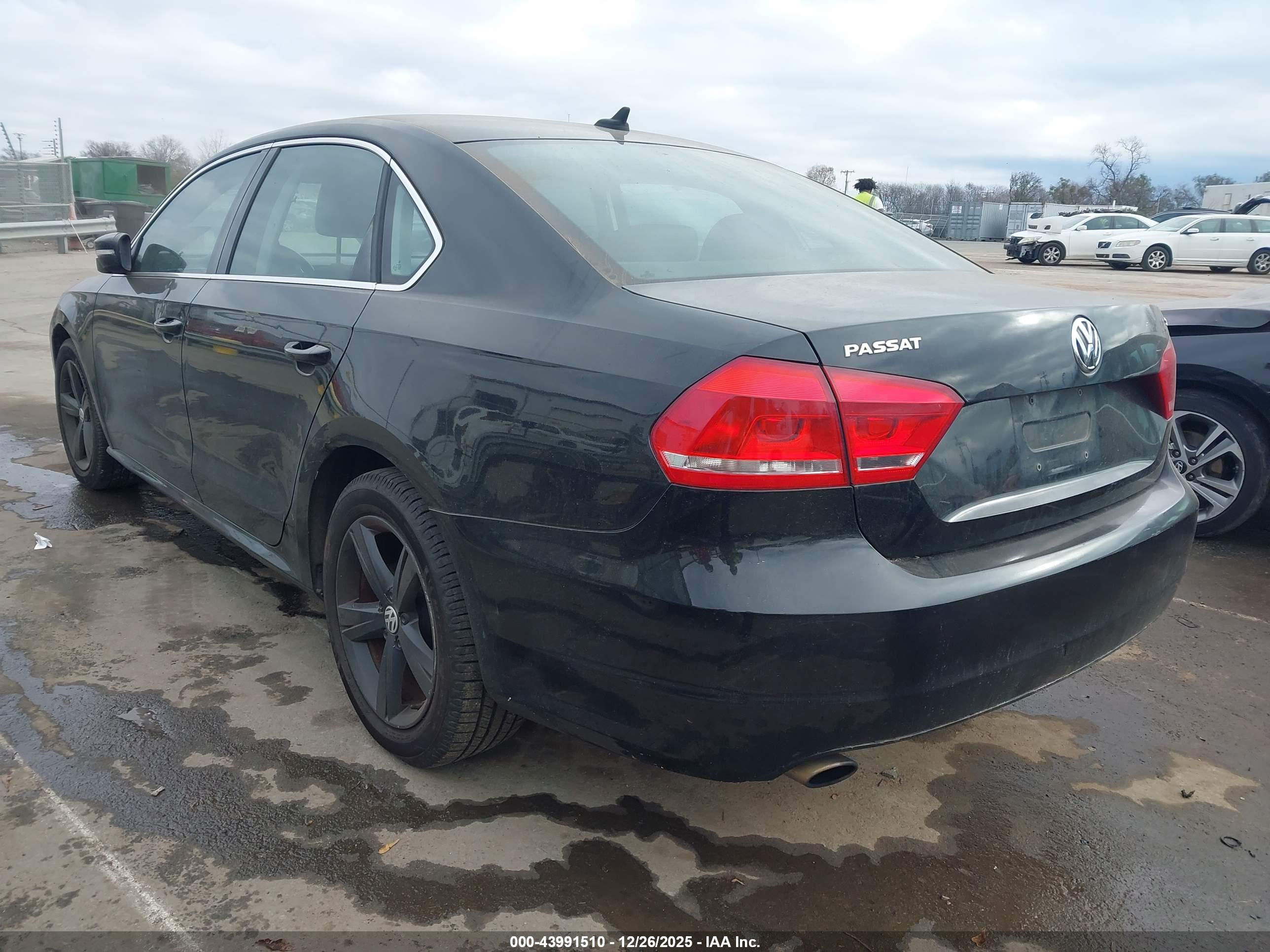 VOLKSWAGEN PASSAT image 3