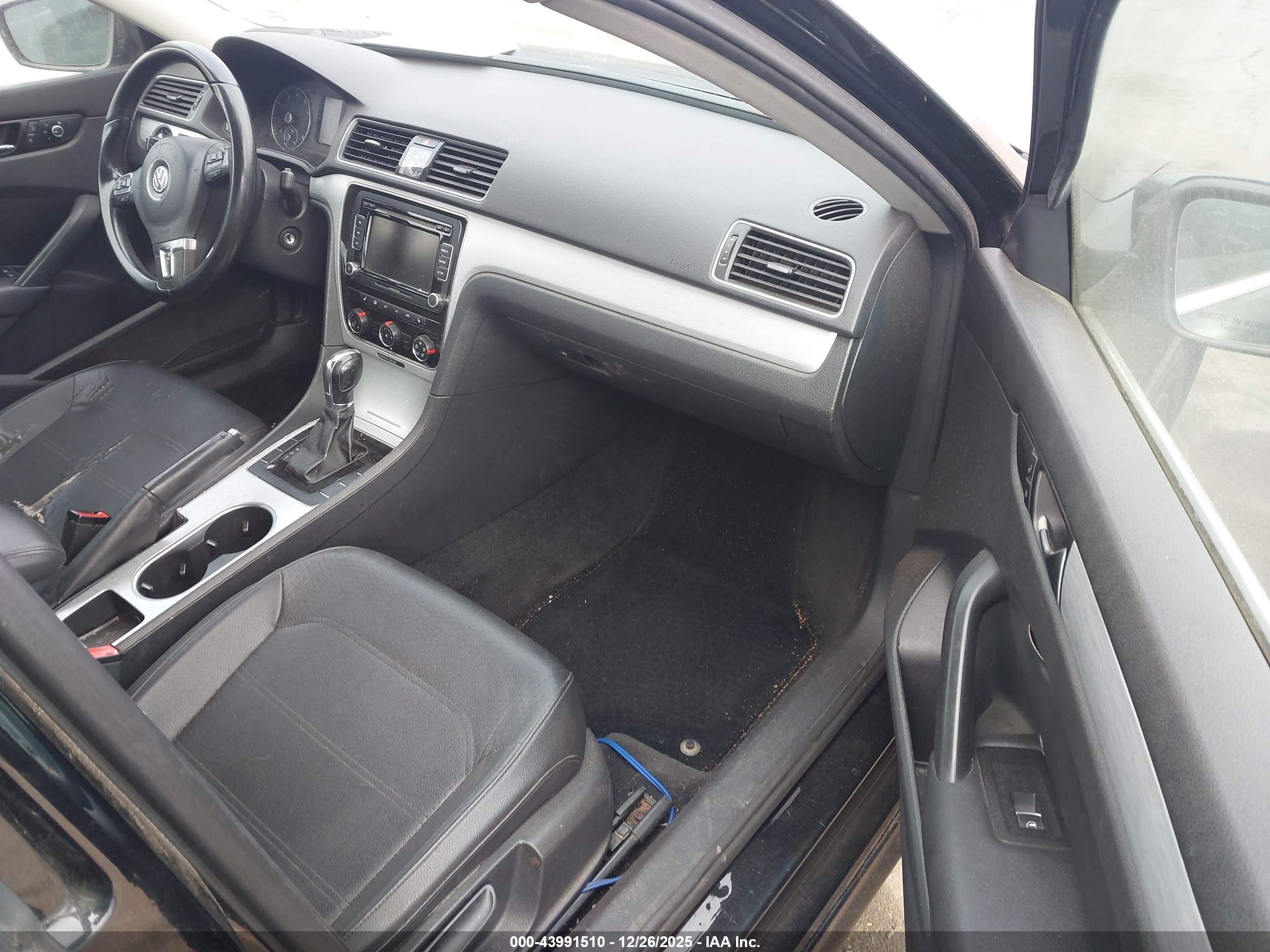 VOLKSWAGEN PASSAT image 5