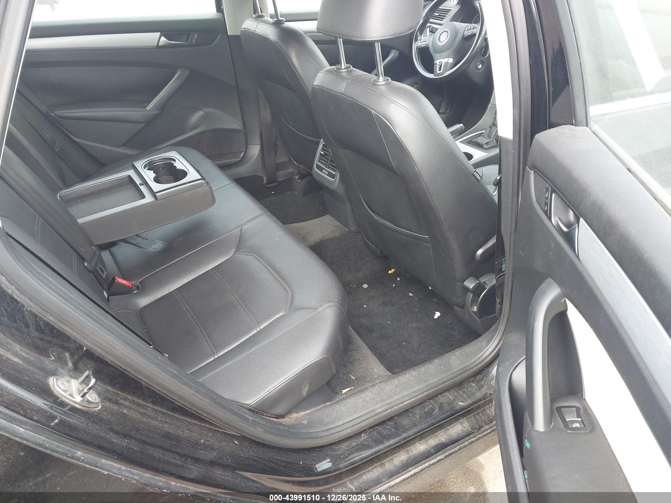 VOLKSWAGEN PASSAT image 8