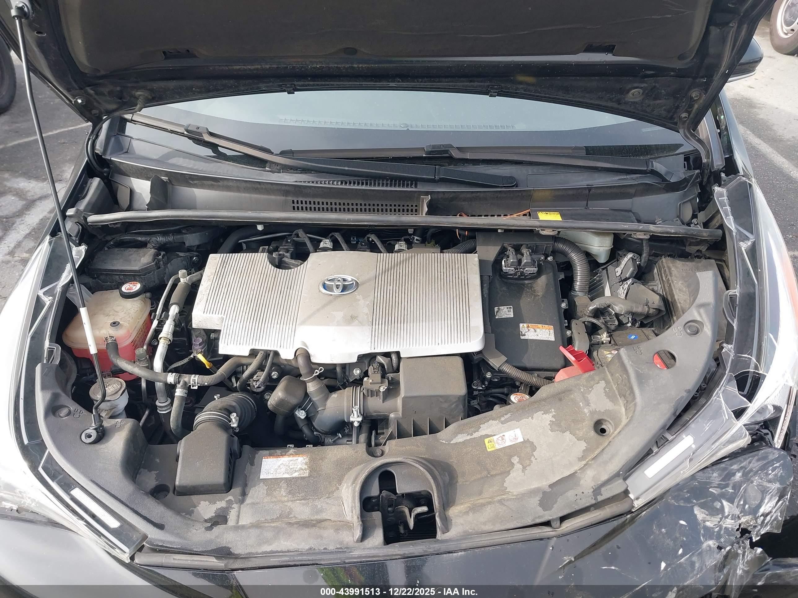 TOYOTA PRIUS image 10