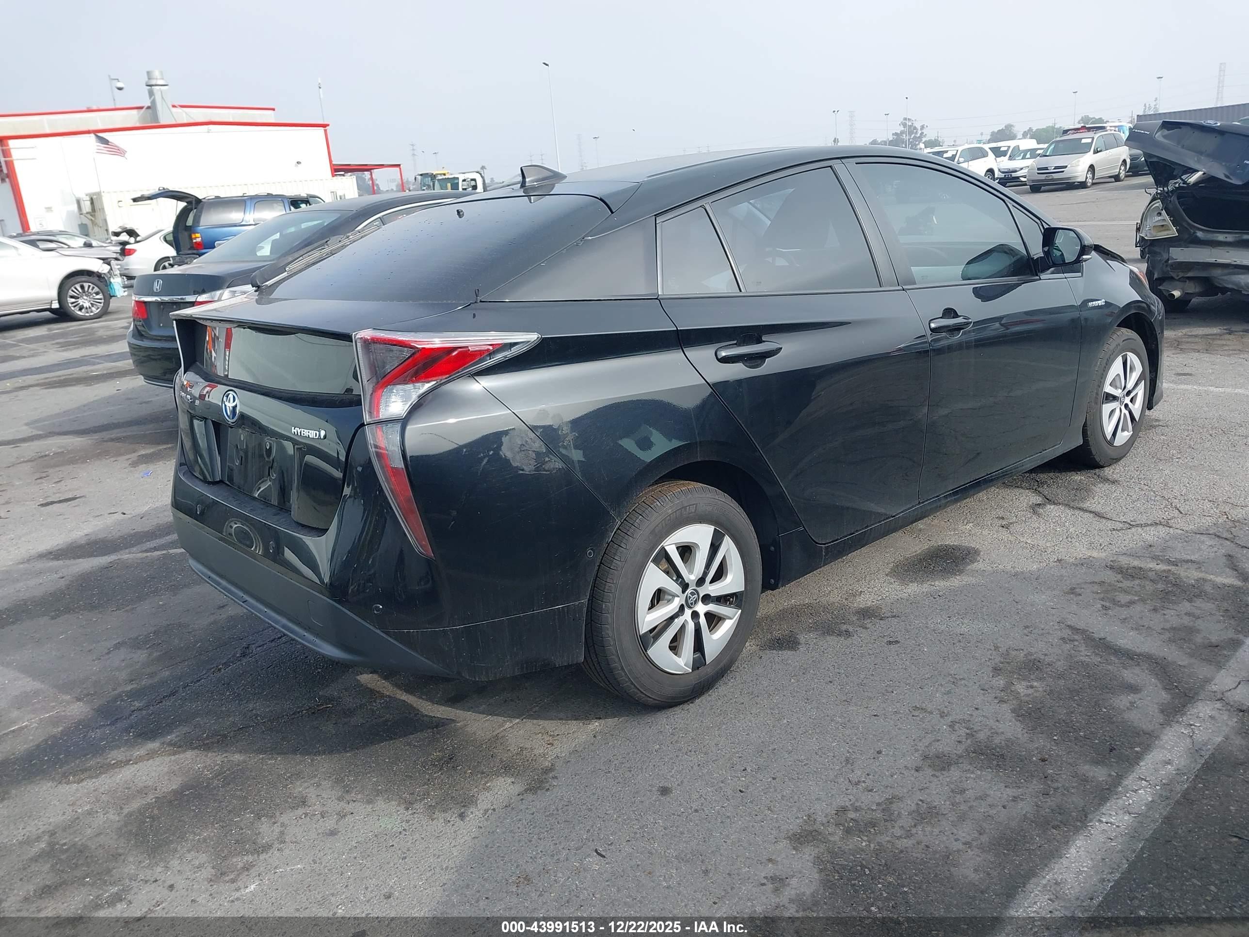 TOYOTA PRIUS image 4