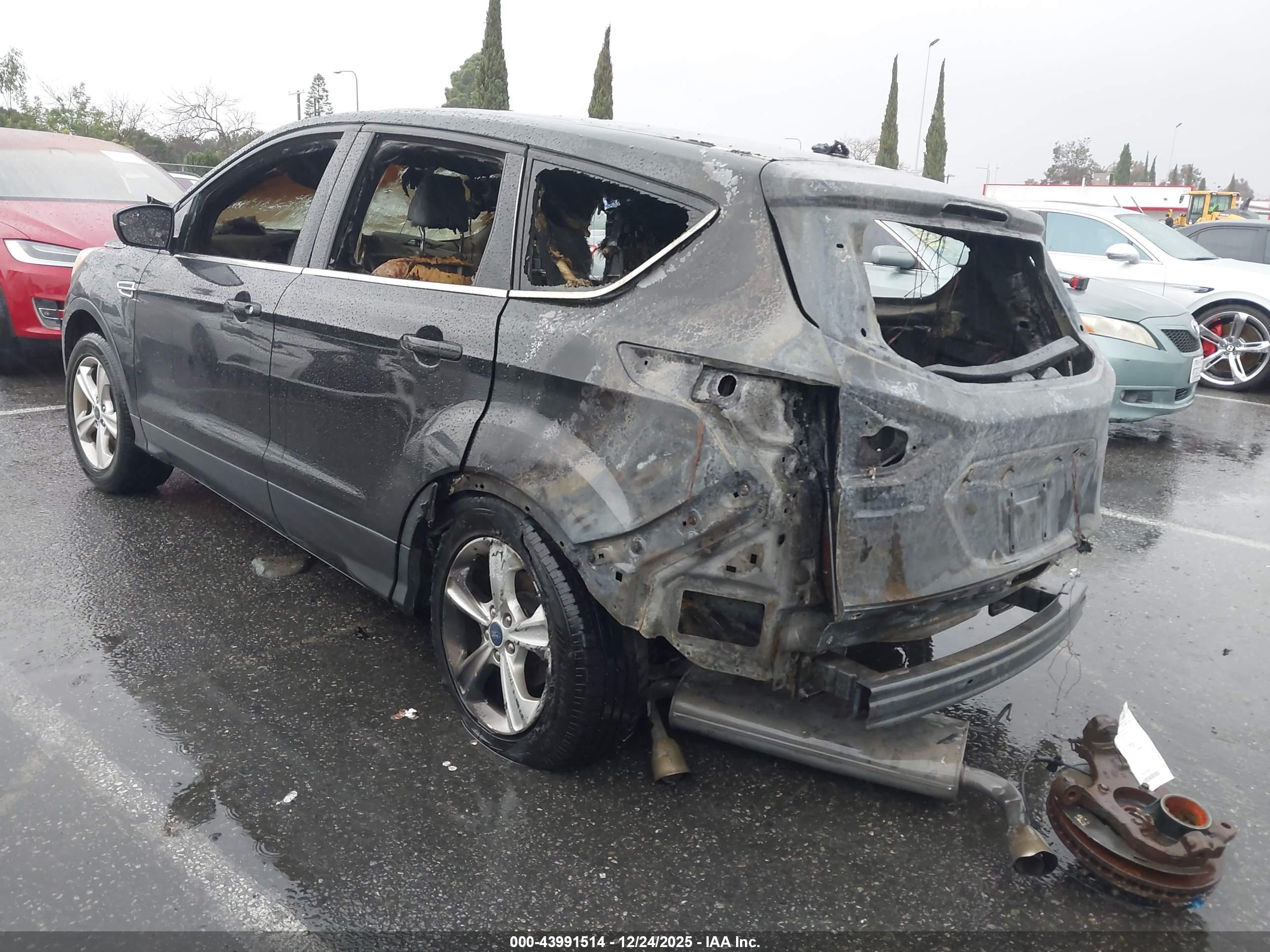 FORD ESCAPE image 3