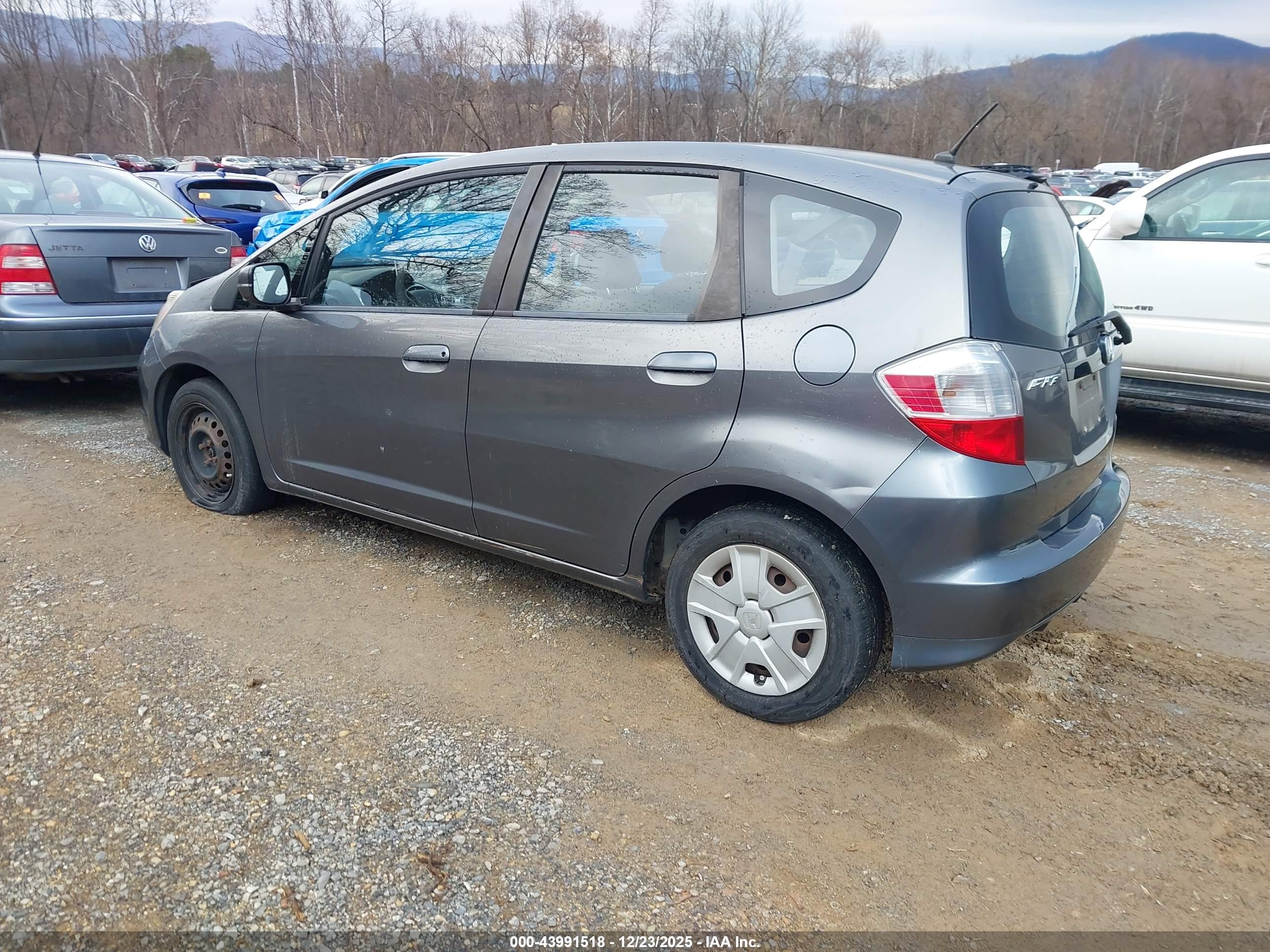 HONDA FIT image 3