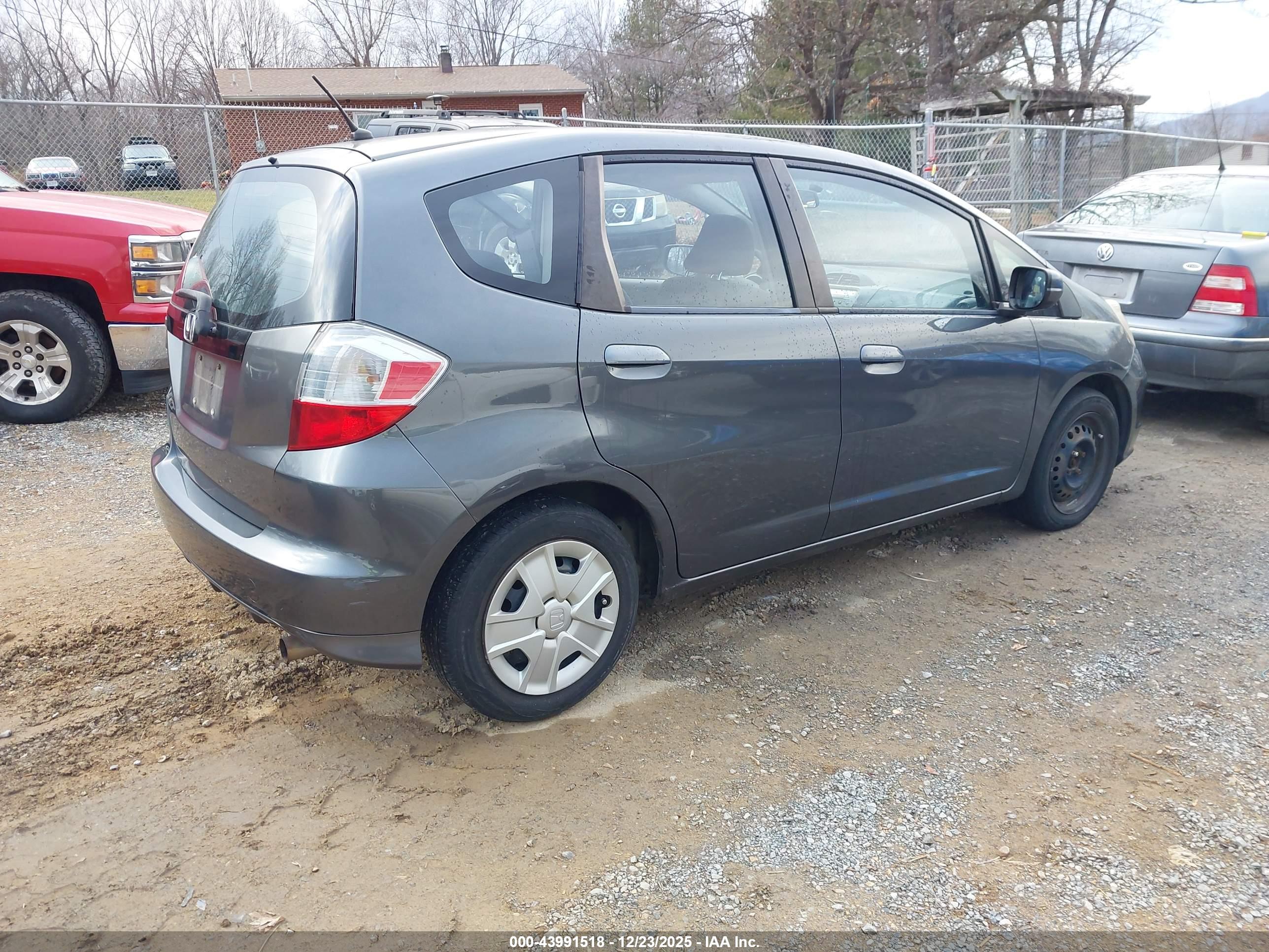 HONDA FIT image 4
