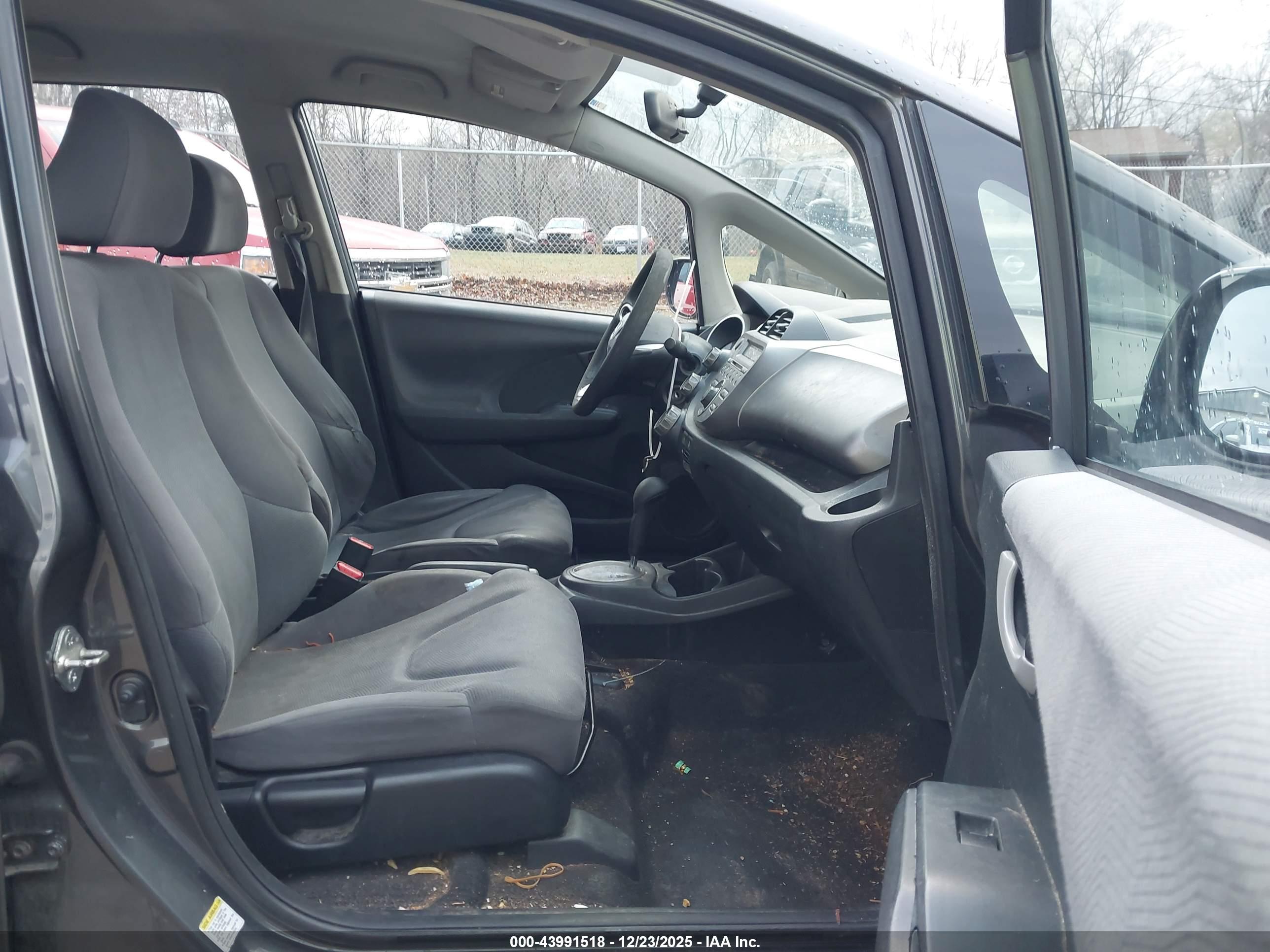 HONDA FIT image 5