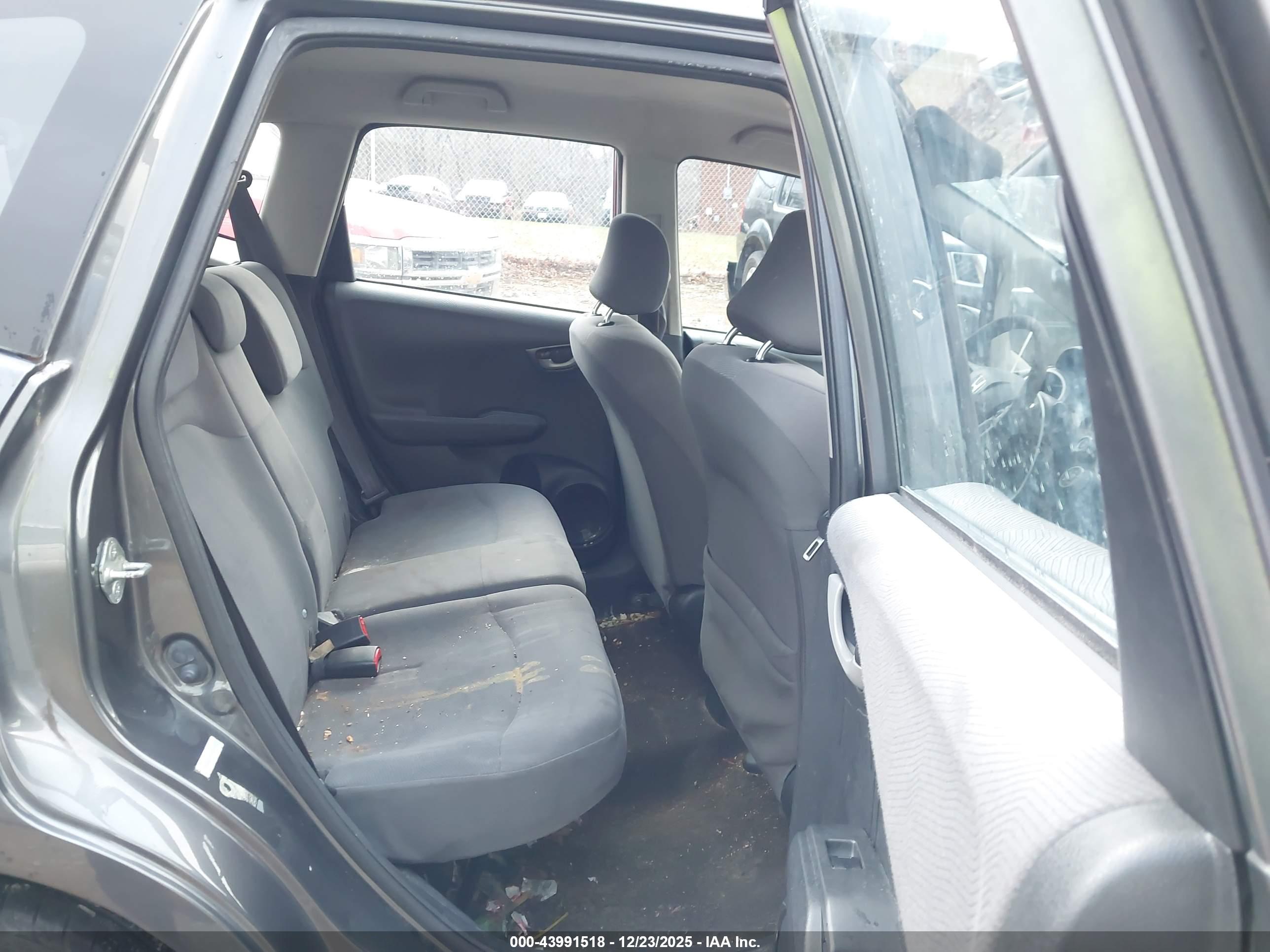 HONDA FIT image 8