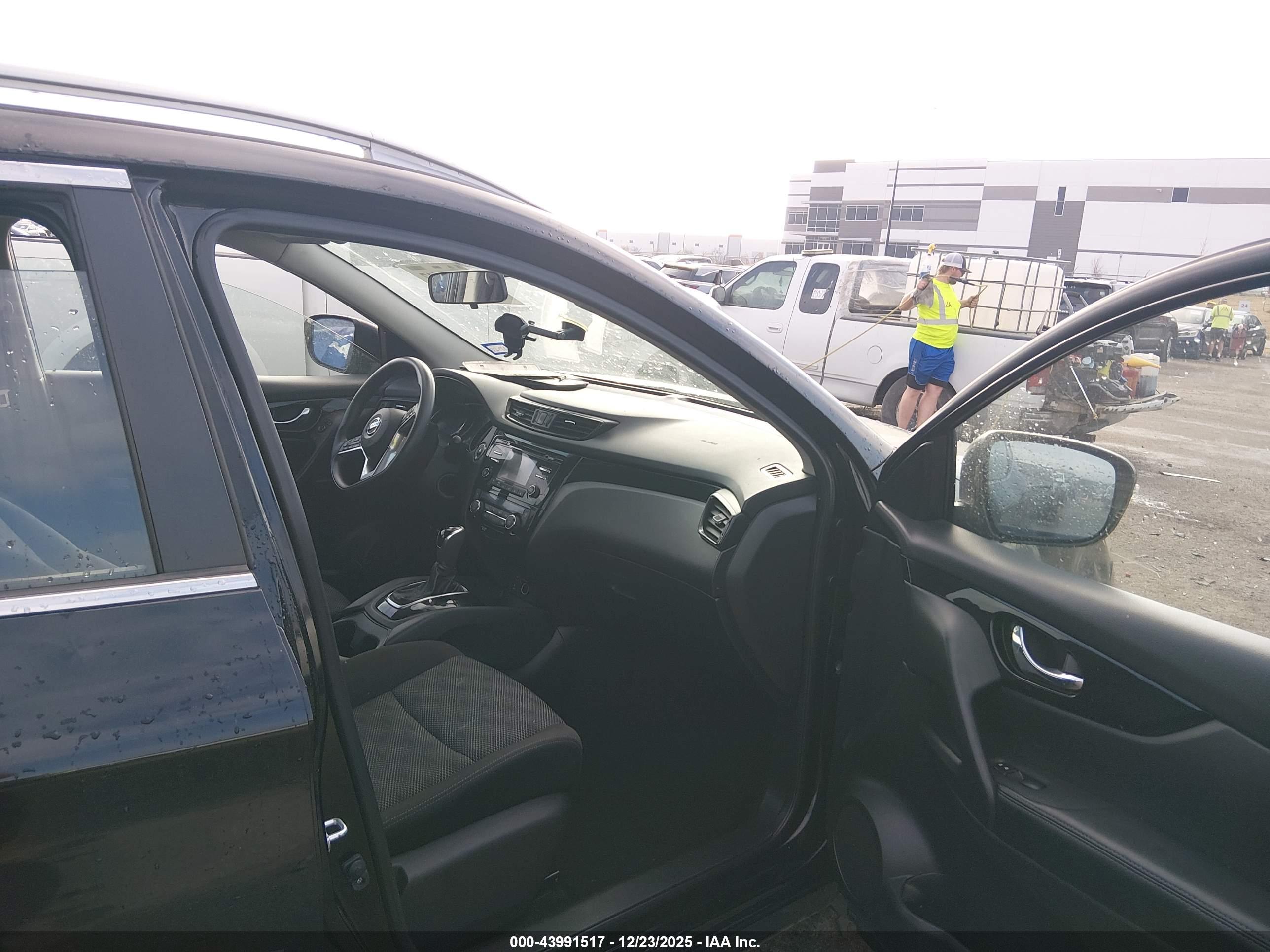 NISSAN ROGUE image 5