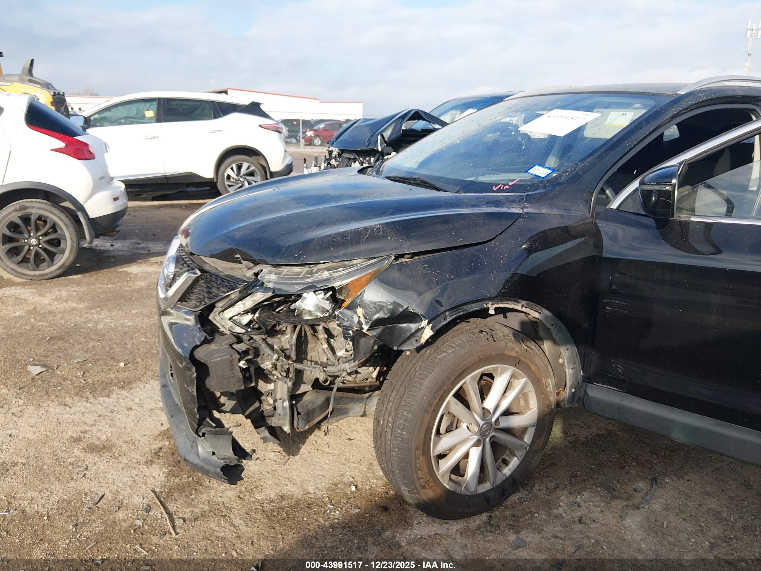 NISSAN ROGUE image 6
