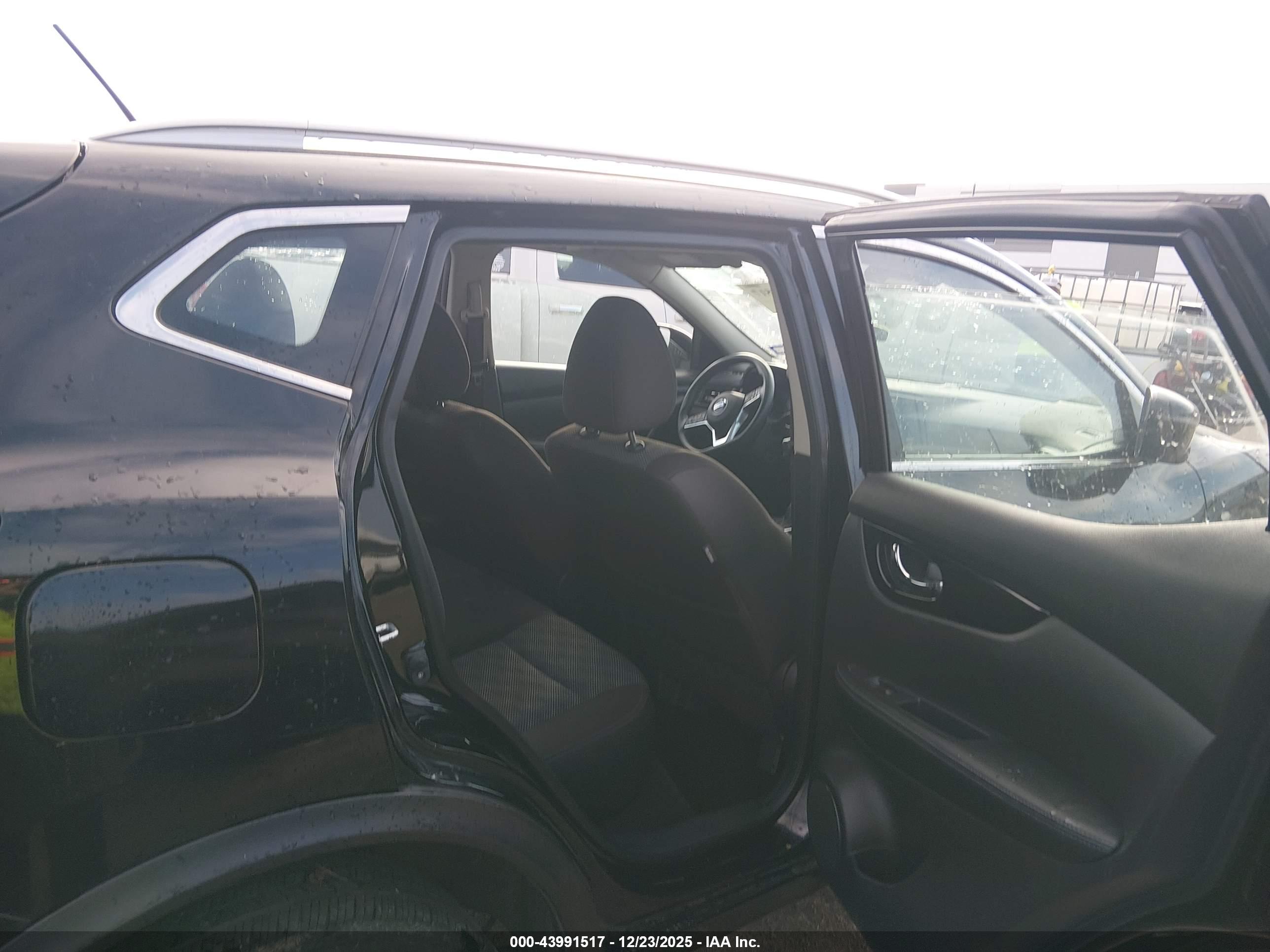 NISSAN ROGUE image 8