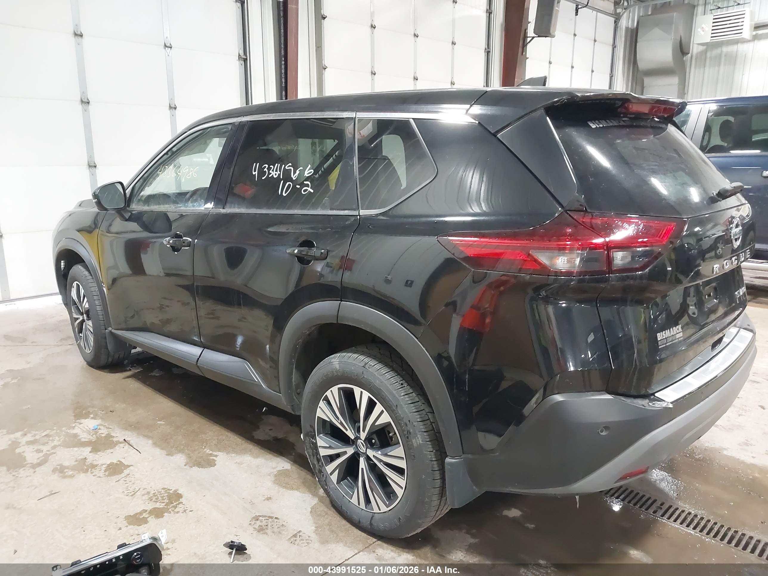 NISSAN ROGUE image 3