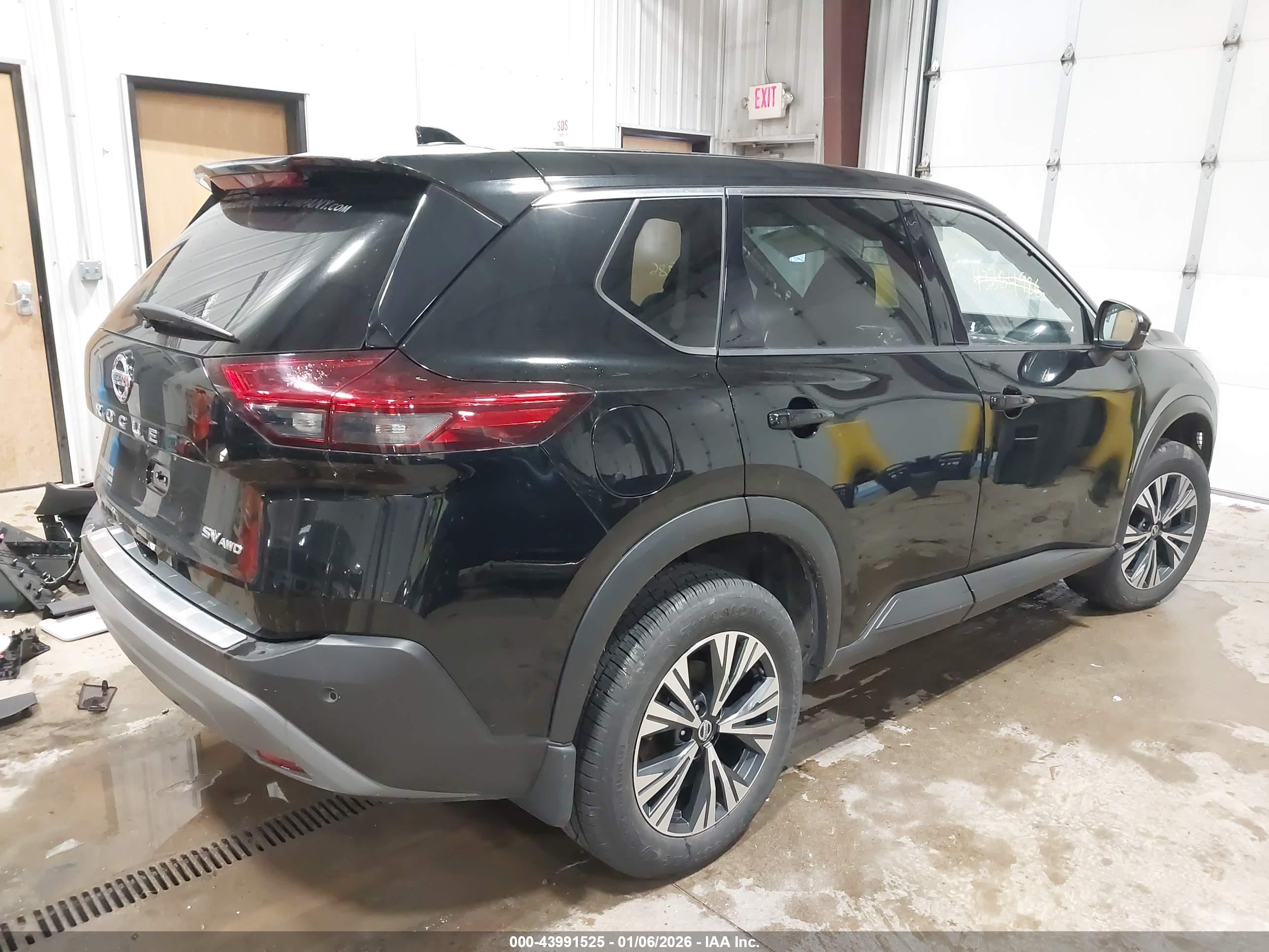 NISSAN ROGUE image 4