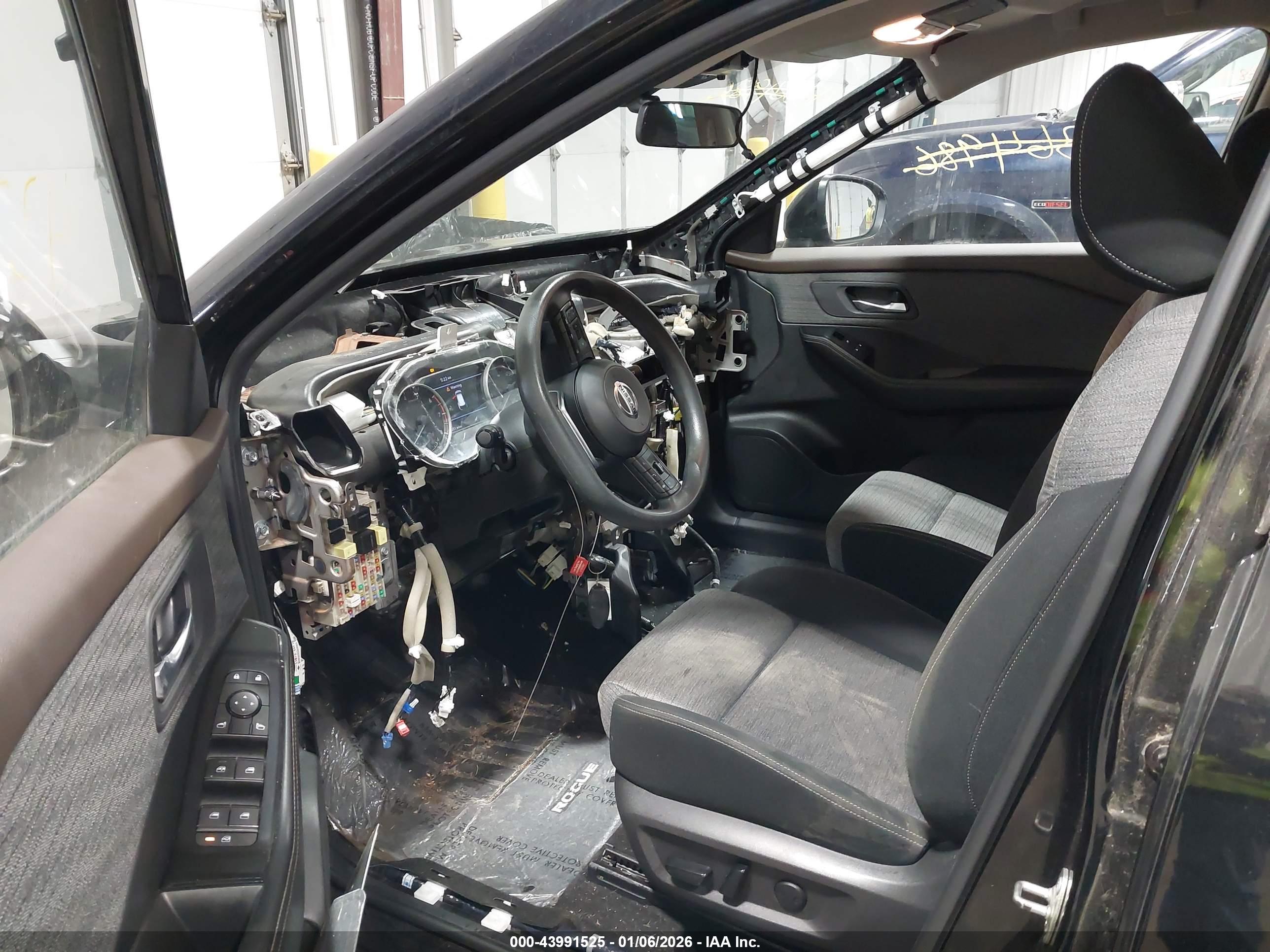 NISSAN ROGUE image 5
