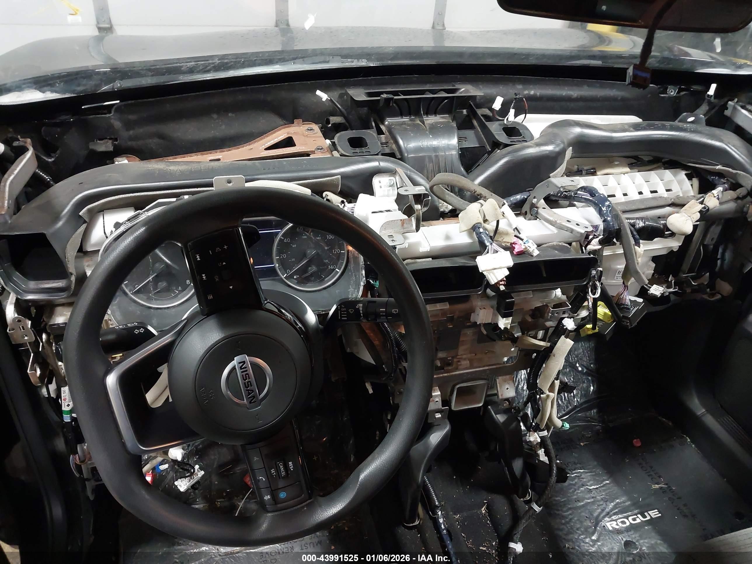 NISSAN ROGUE image 6