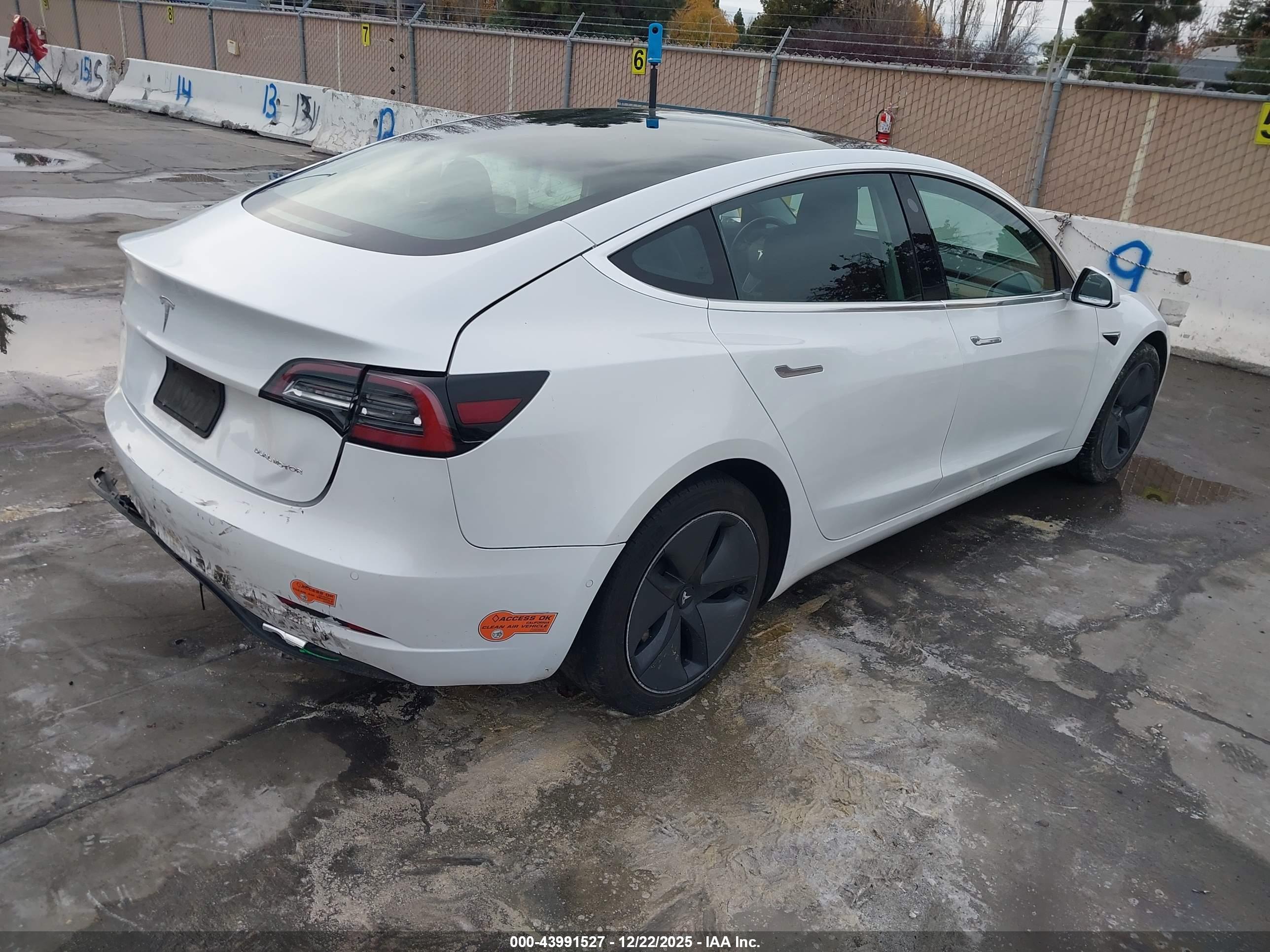 TESLA MODEL image 4
