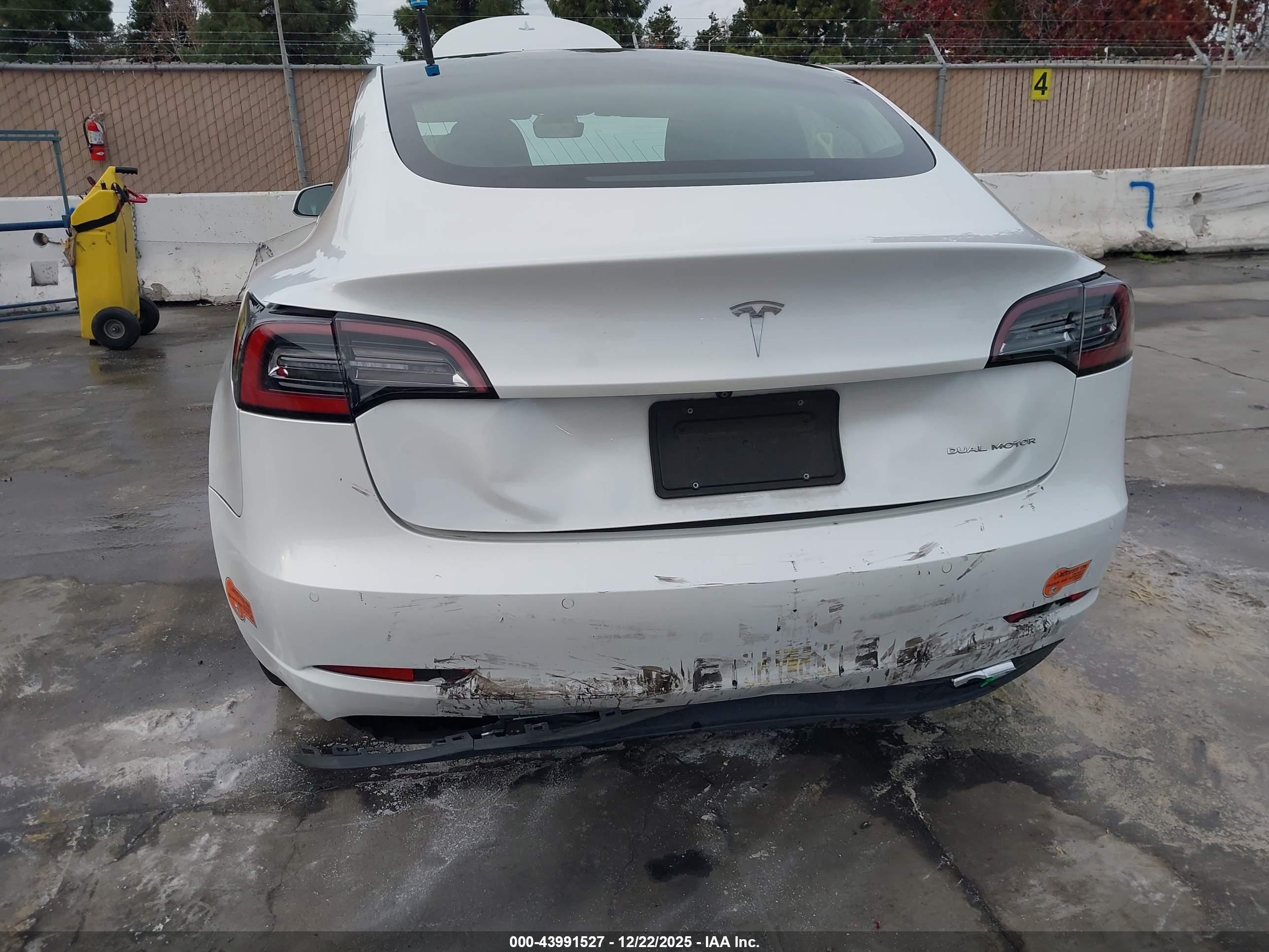TESLA MODEL image 6