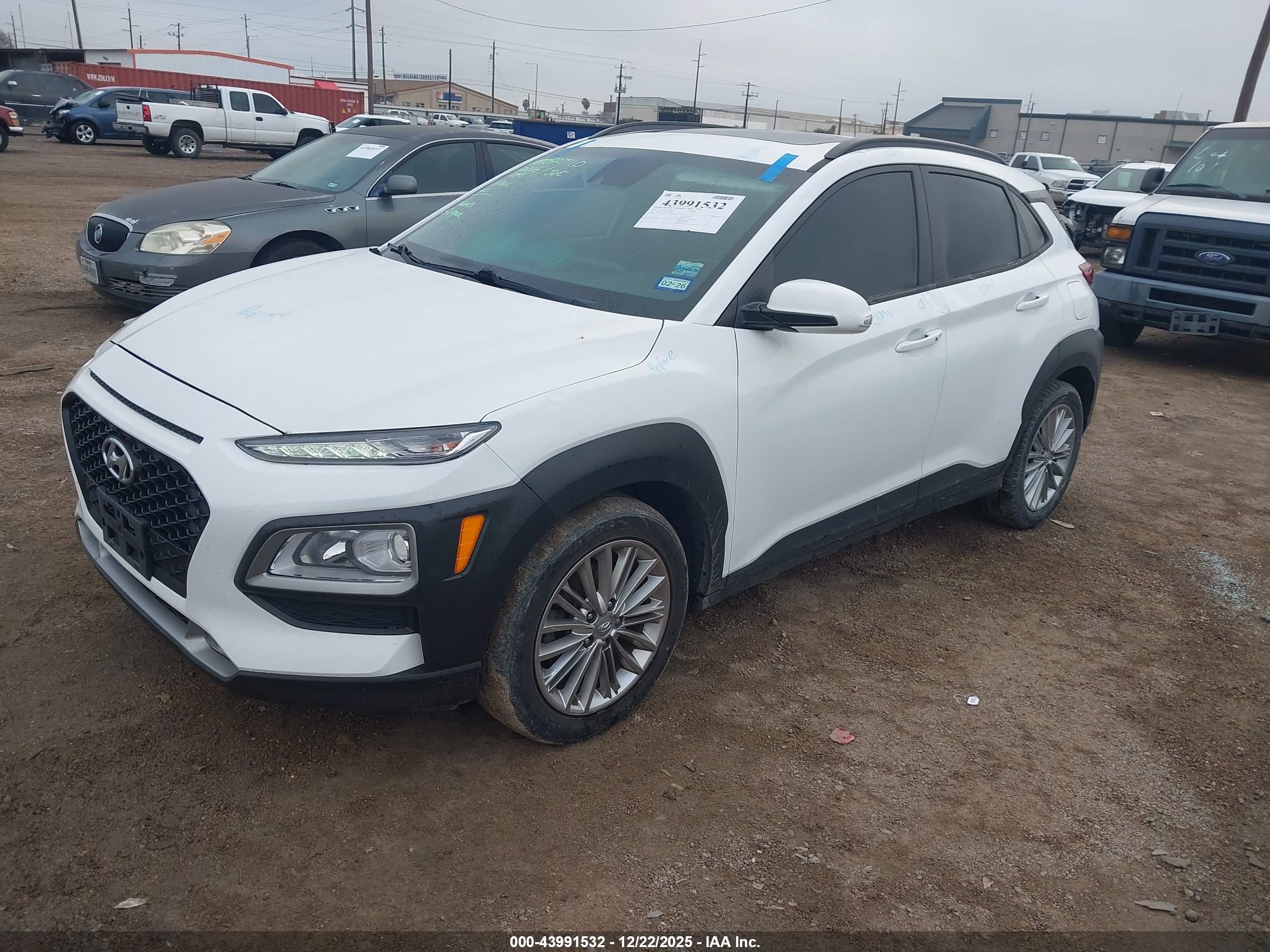 HYUNDAI KONA image 2