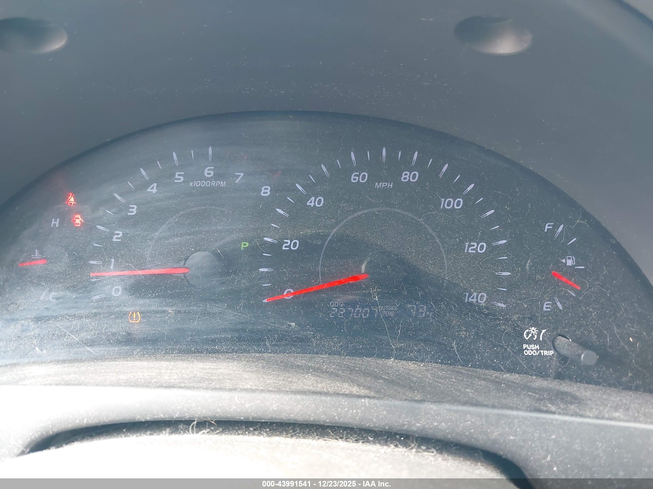 TOYOTA CAMRY image 7